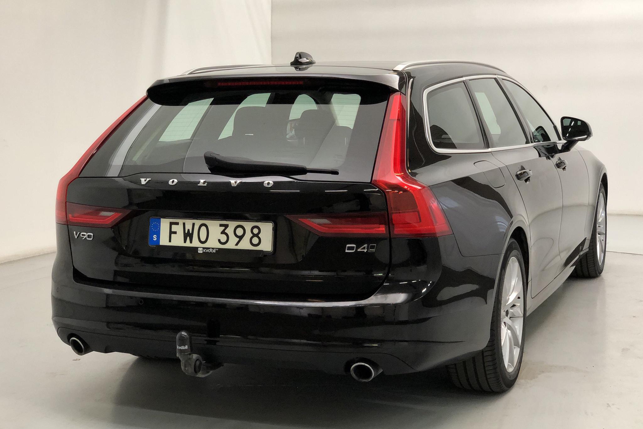 Volvo V90 D4 AWD (190hk) - 13 754 mil - Automat - svart - 2019