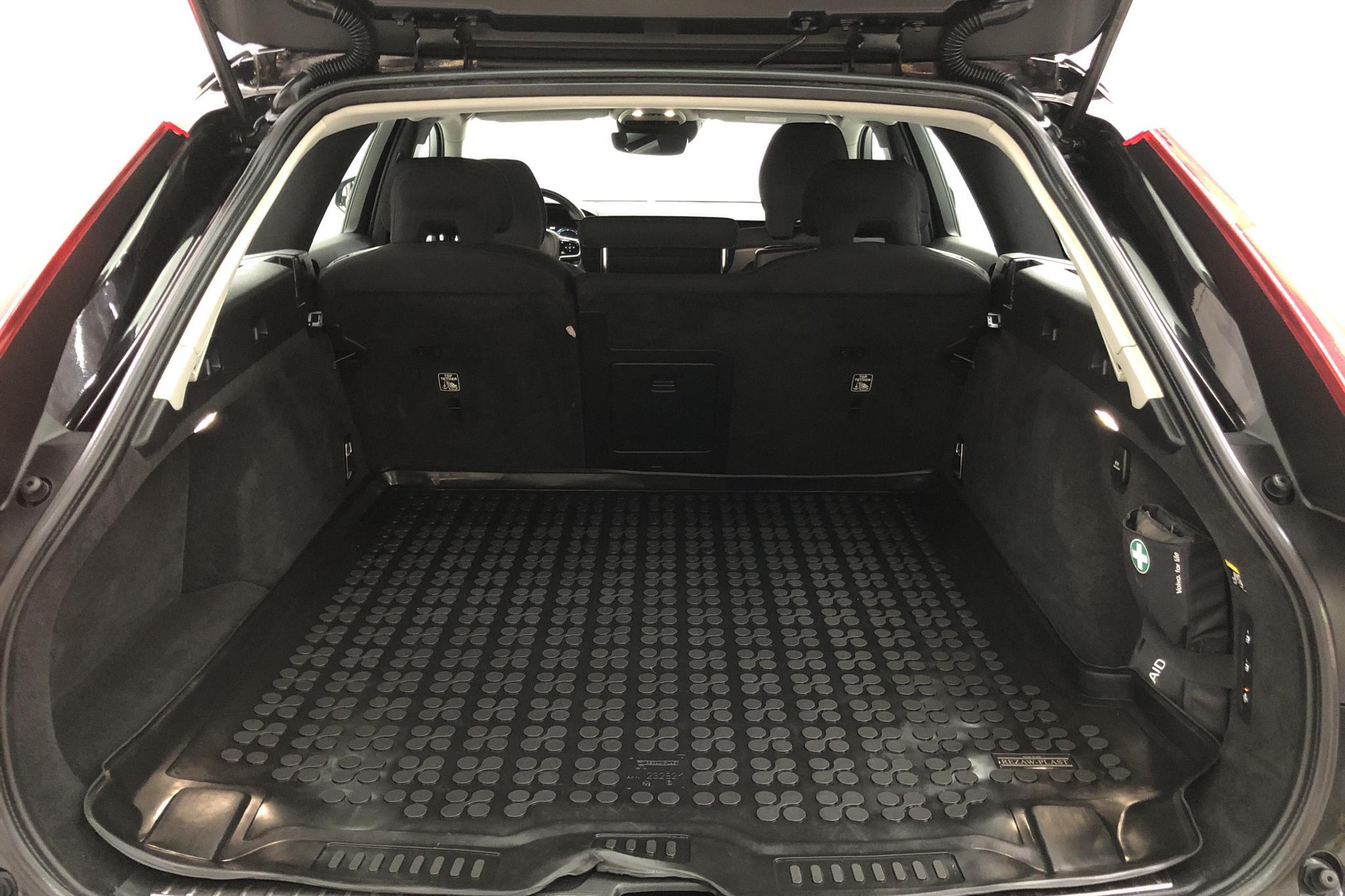 Volvo V90 D4 AWD (190hk) - 13 754 mil - Automat - svart - 2019