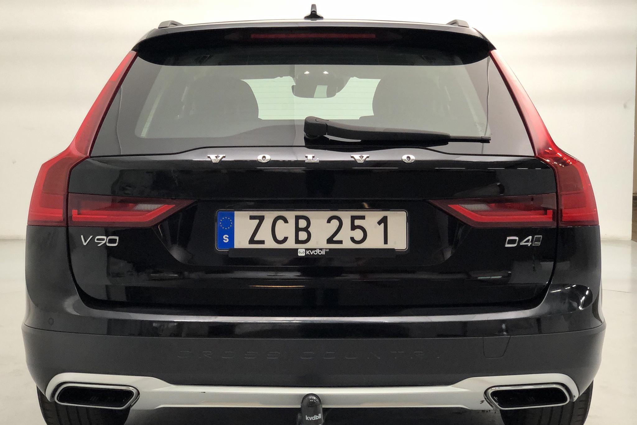 Volvo V90 D4 Cross Country AWD (190hk) - 102 220 km - Automatic - black - 2018