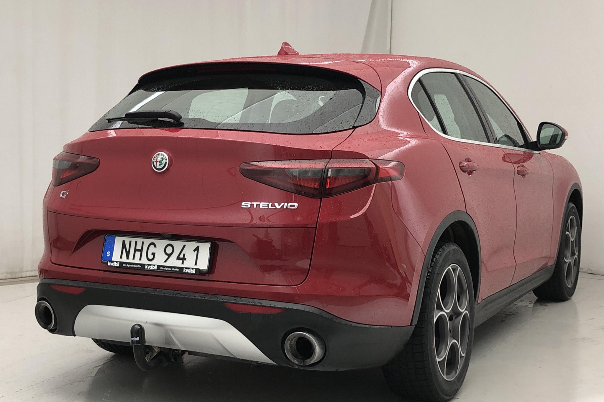 Alfa Romeo Stelvio 2.0 AWD (280hk) - 77 870 km - Automatic - red - 2017