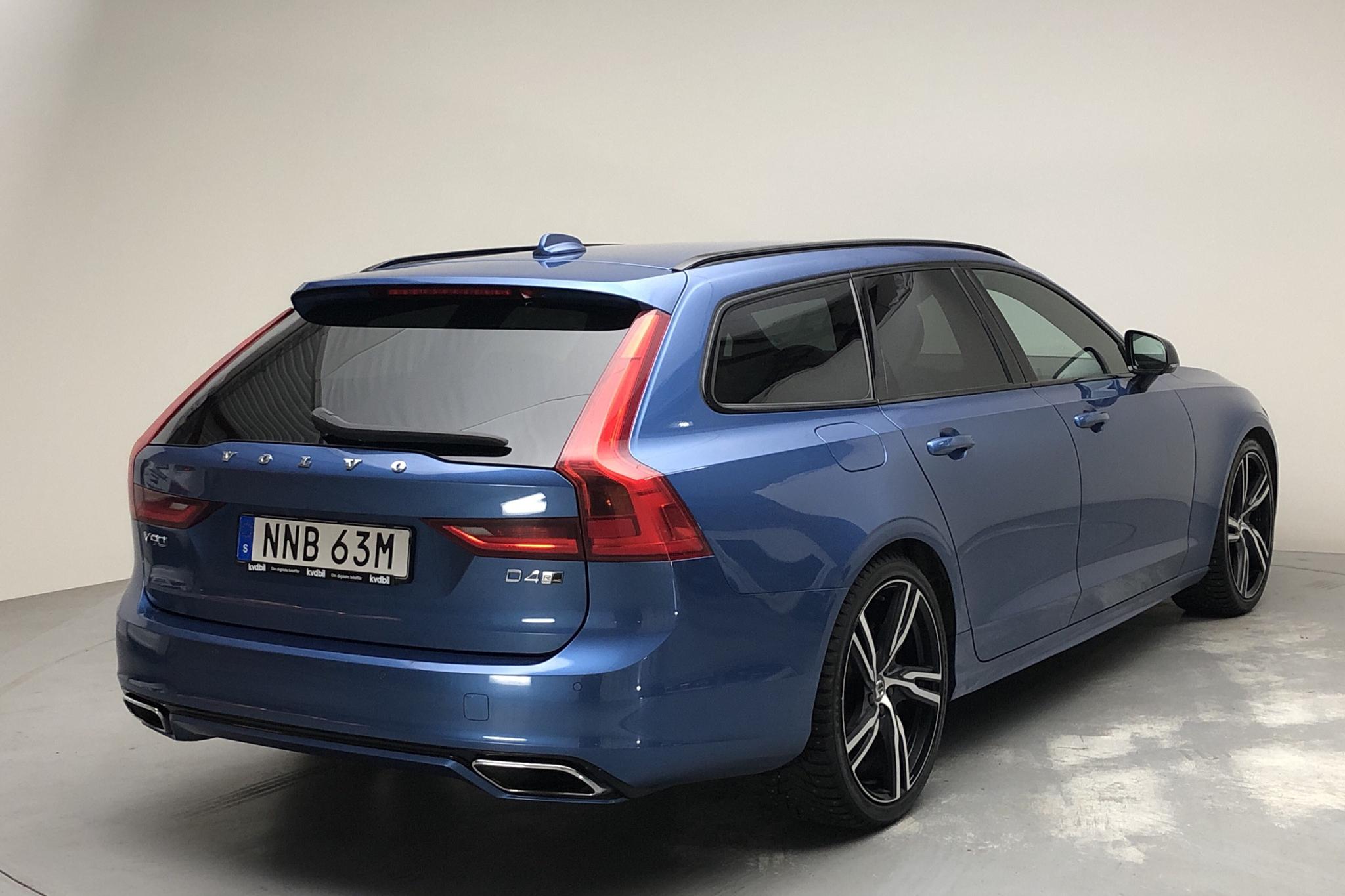 Volvo V90 D4 AWD (190hk) - 8 225 mil - Automat - blå - 2020
