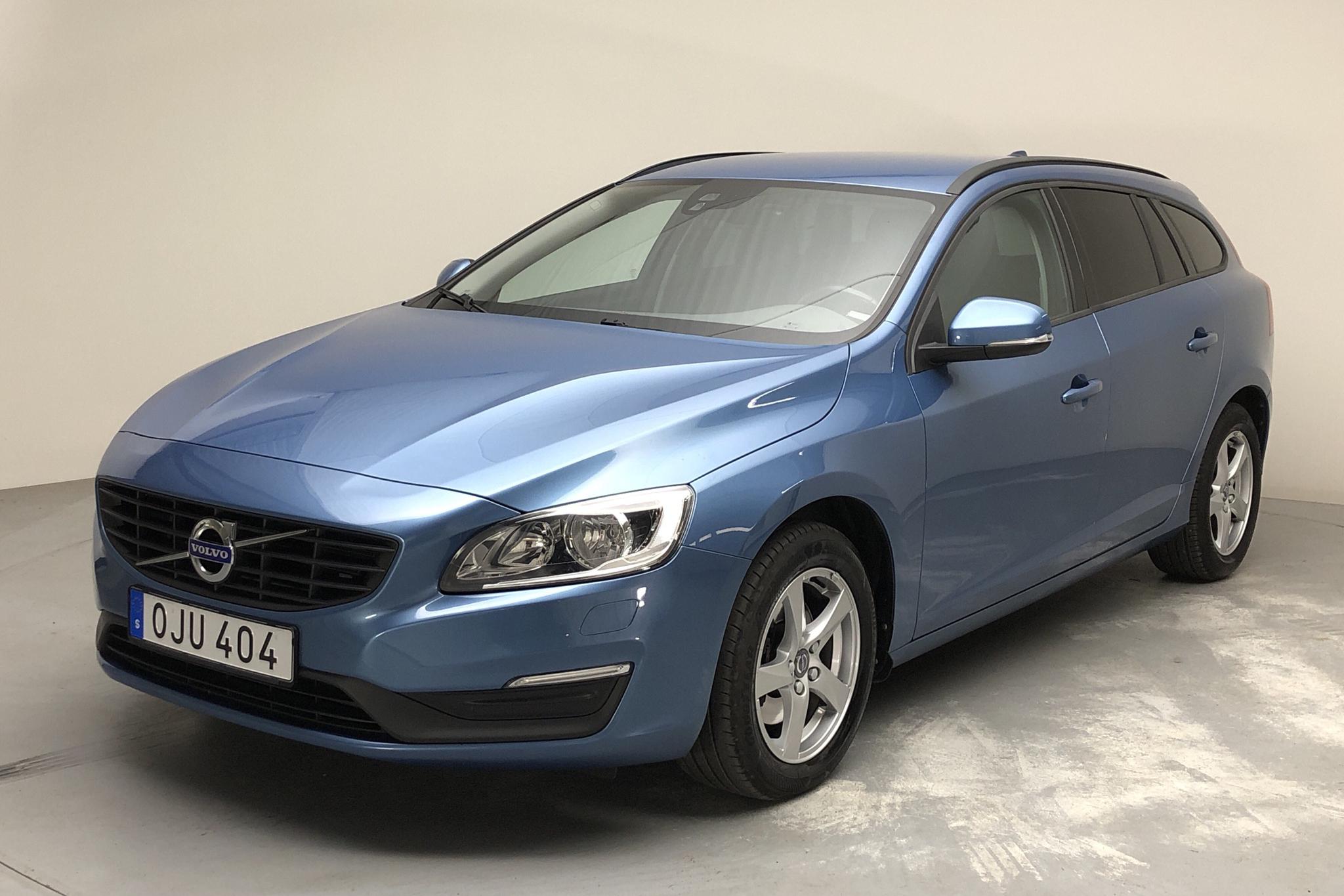 Volvo V60 T3 (152hk) - 8 782 mil - Automat - blå - 2017