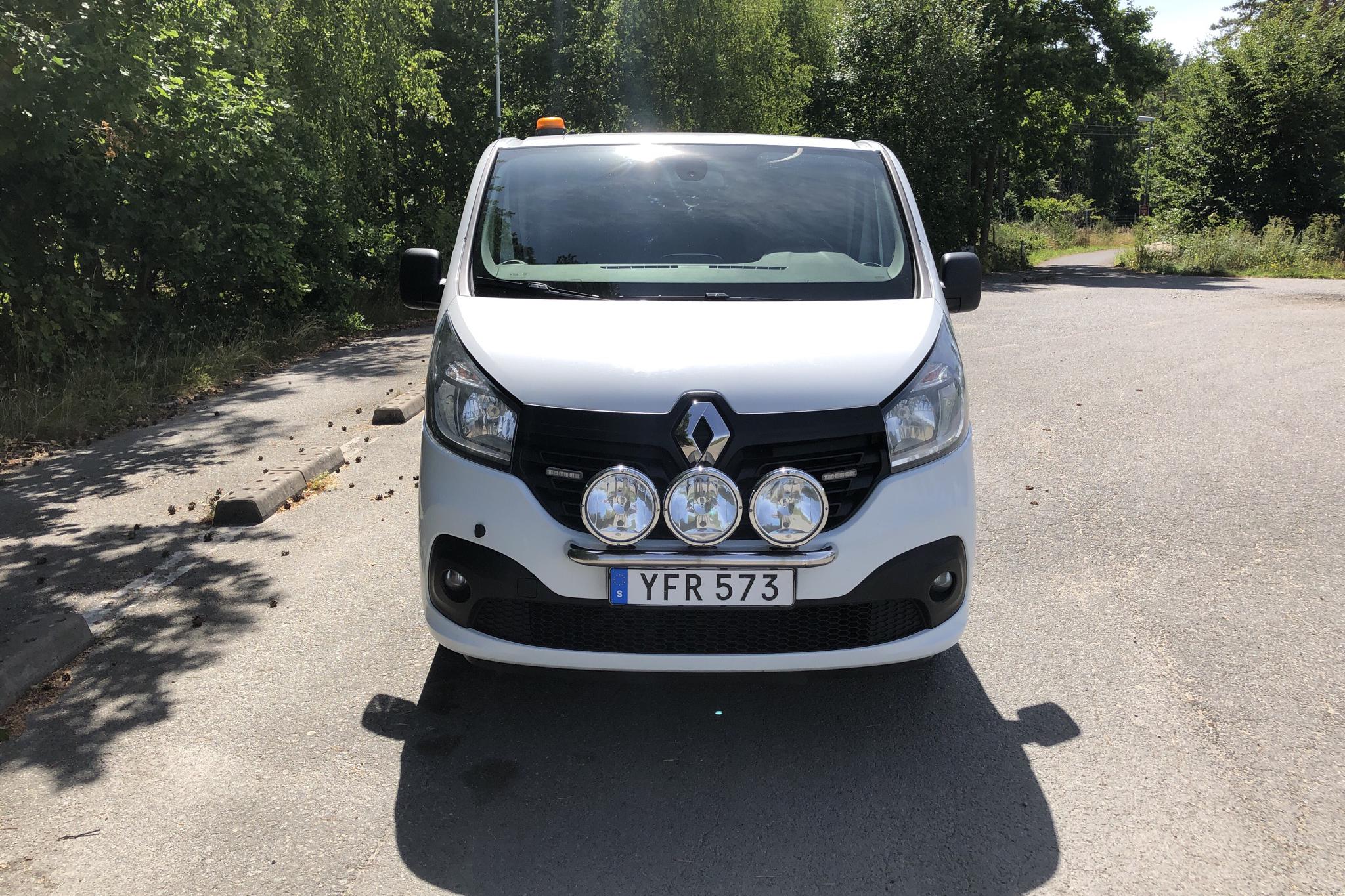Renault Trafic 1.6 dCi Skåp (145hk) - 214 100 km - Manual - white - 2017