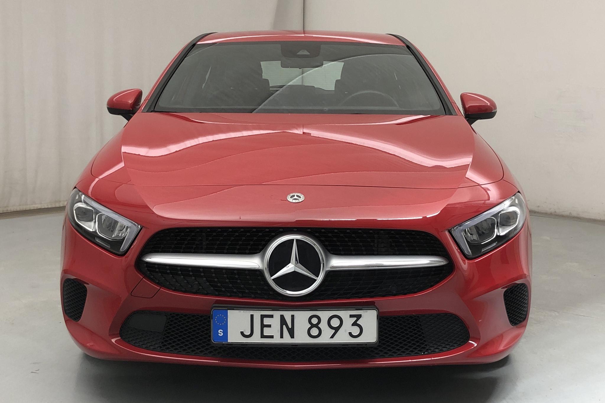 Mercedes A 200 5dr W177 (163hk) - 3 464 mil - Automat - röd - 2019