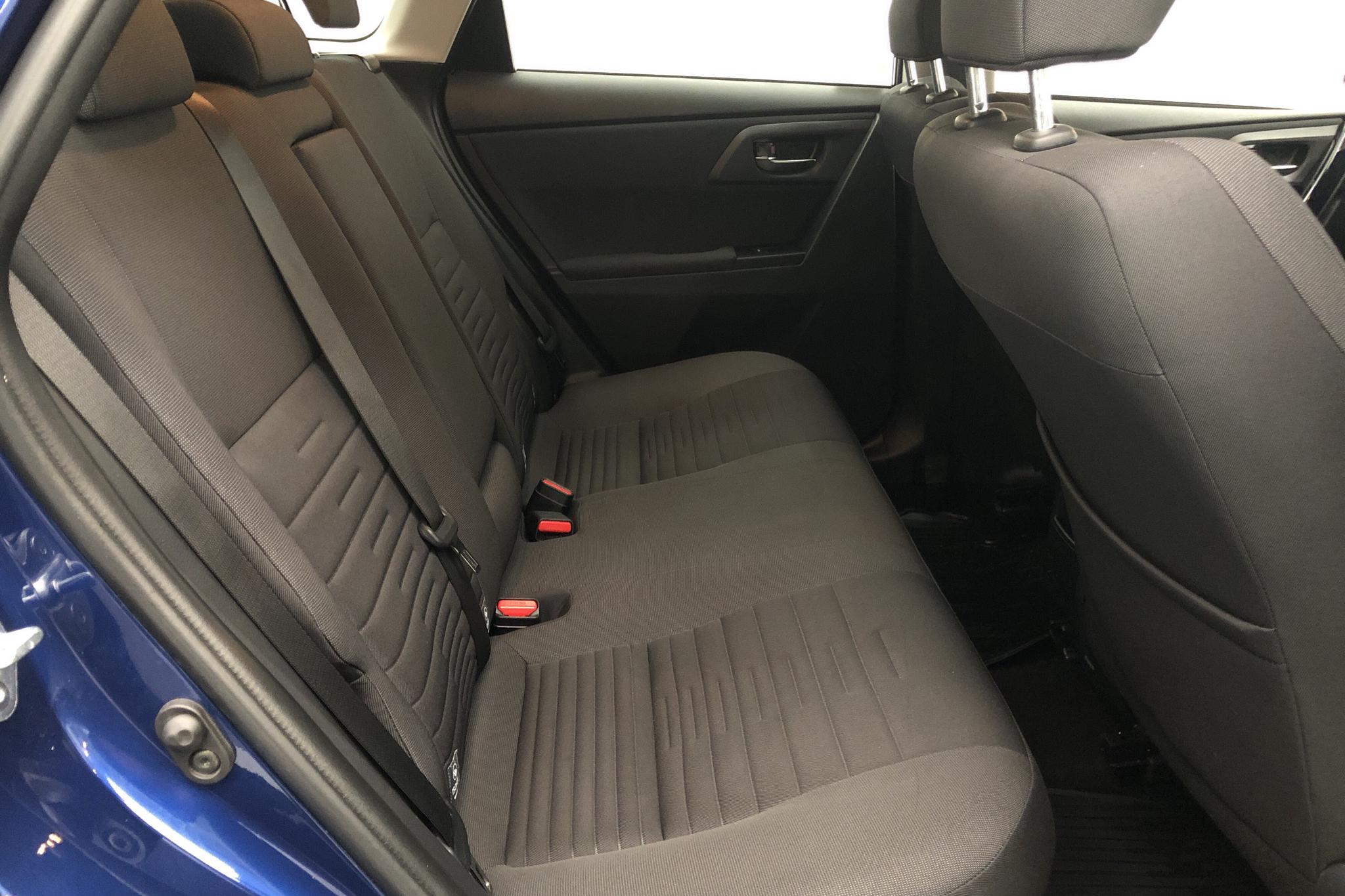 Toyota Auris 1.8 HSD Touring Sports (99hk) - 6 643 mil - Automat - Dark Blue - 2018
