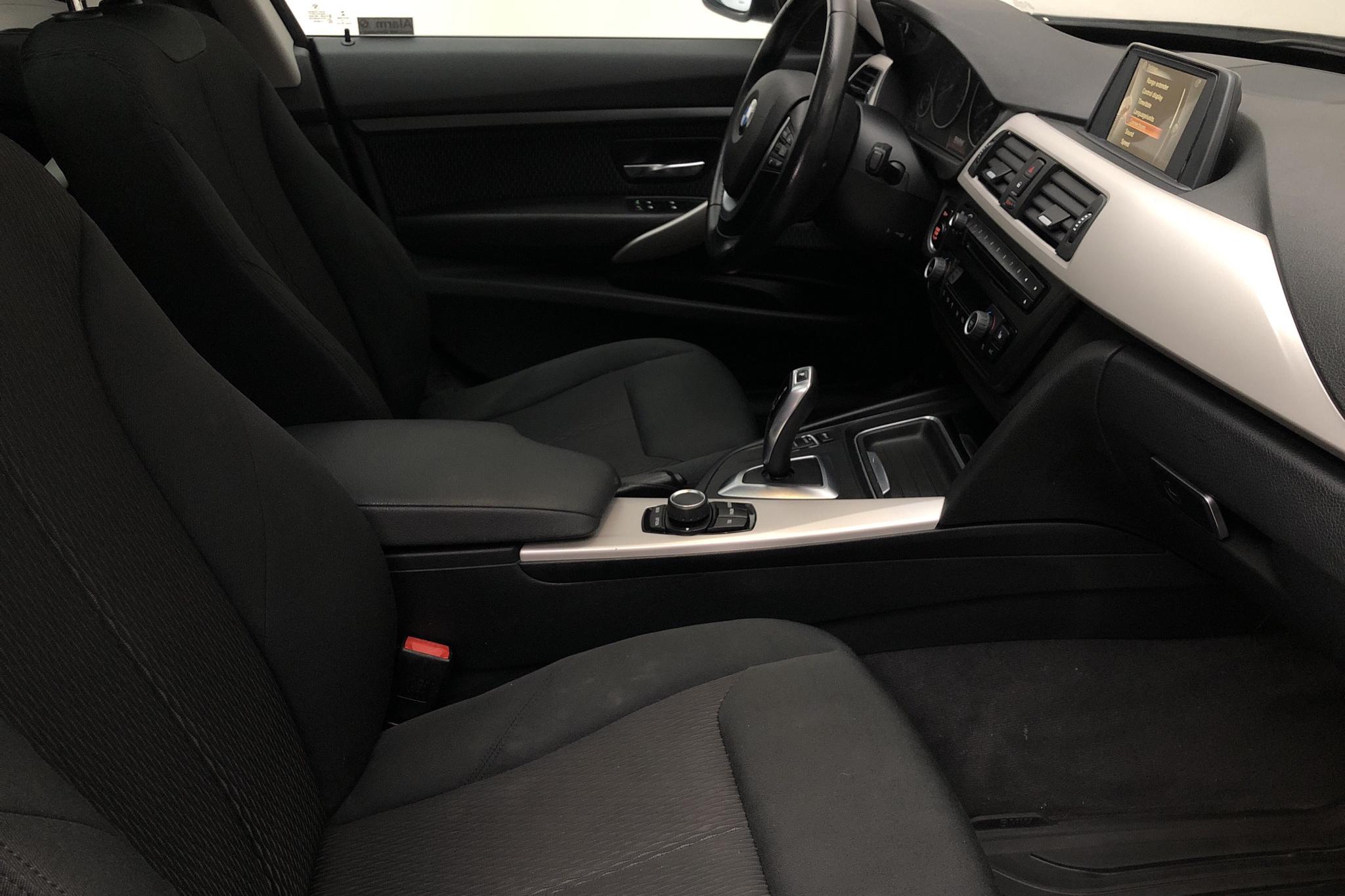 BMW 320d GT xDrive, F34 (184hk) - 15 178 mil - Automat - svart - 2015