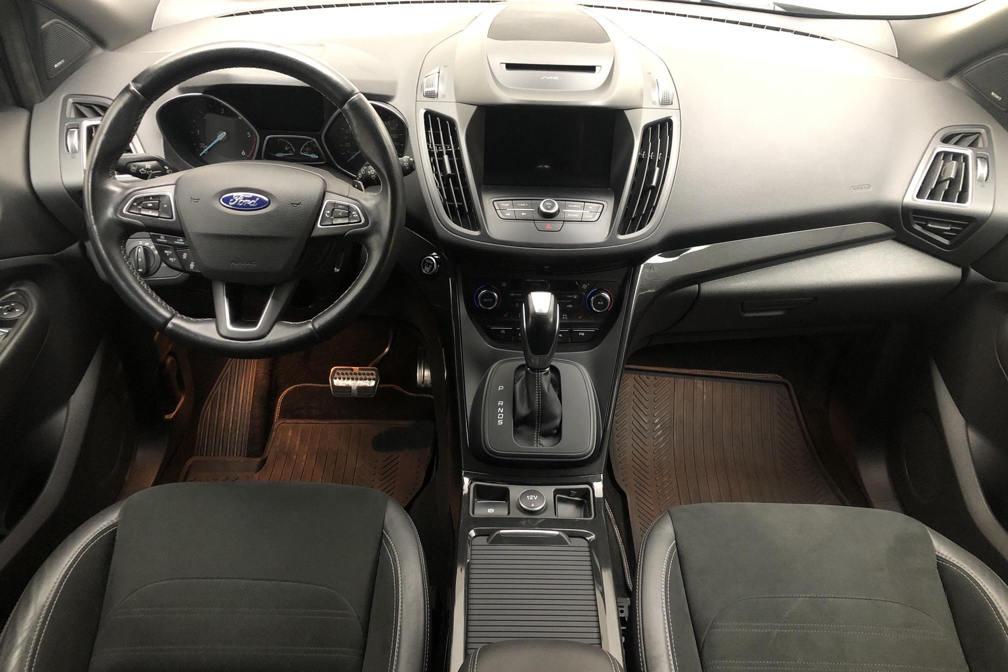 Ford Kuga 2.0 TDCi AWD (180hk) - 9 497 mil - Automat - grå - 2017
