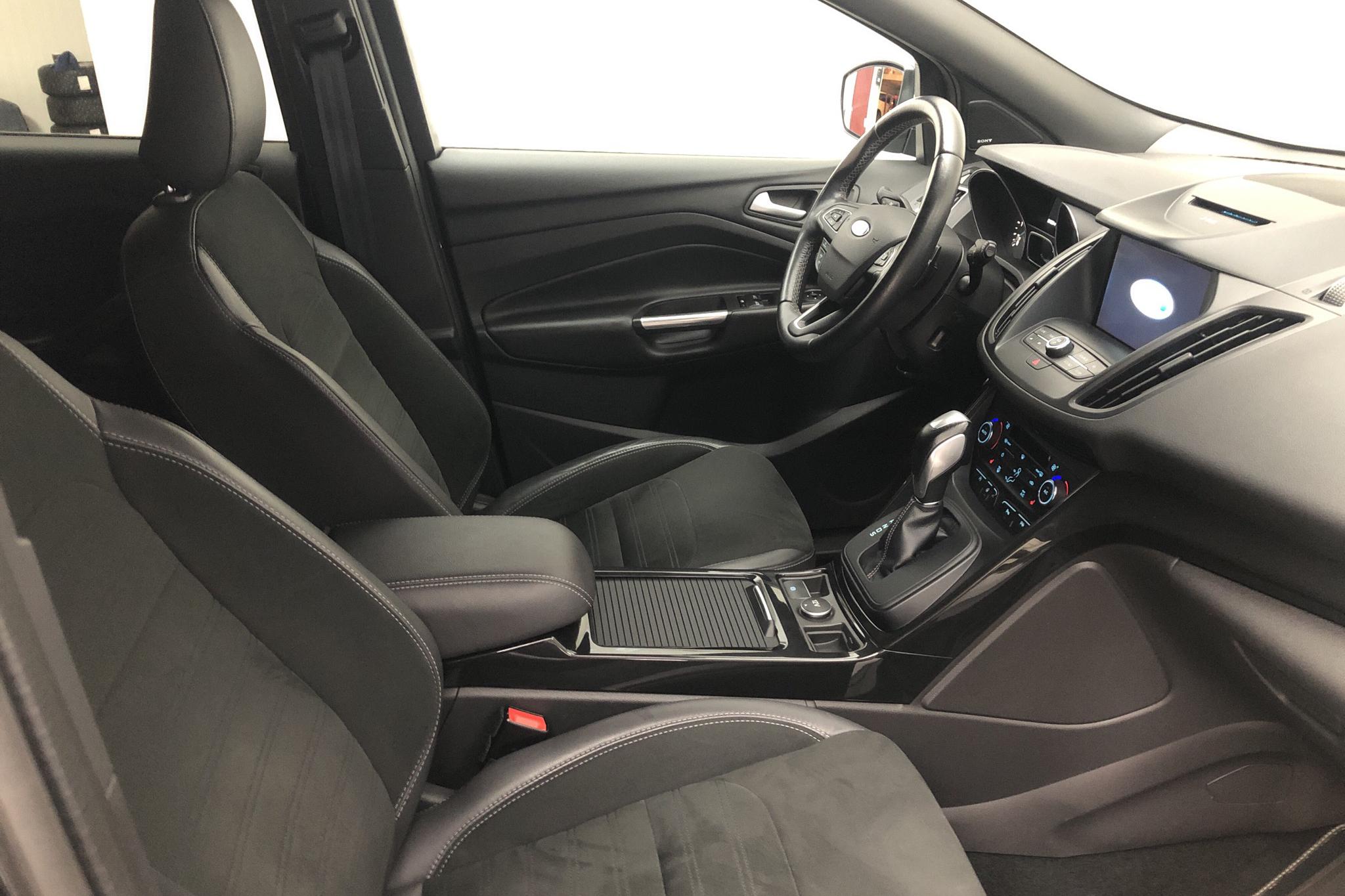 Ford Kuga 2.0 TDCi AWD (180hk) - 9 497 mil - Automat - grå - 2017