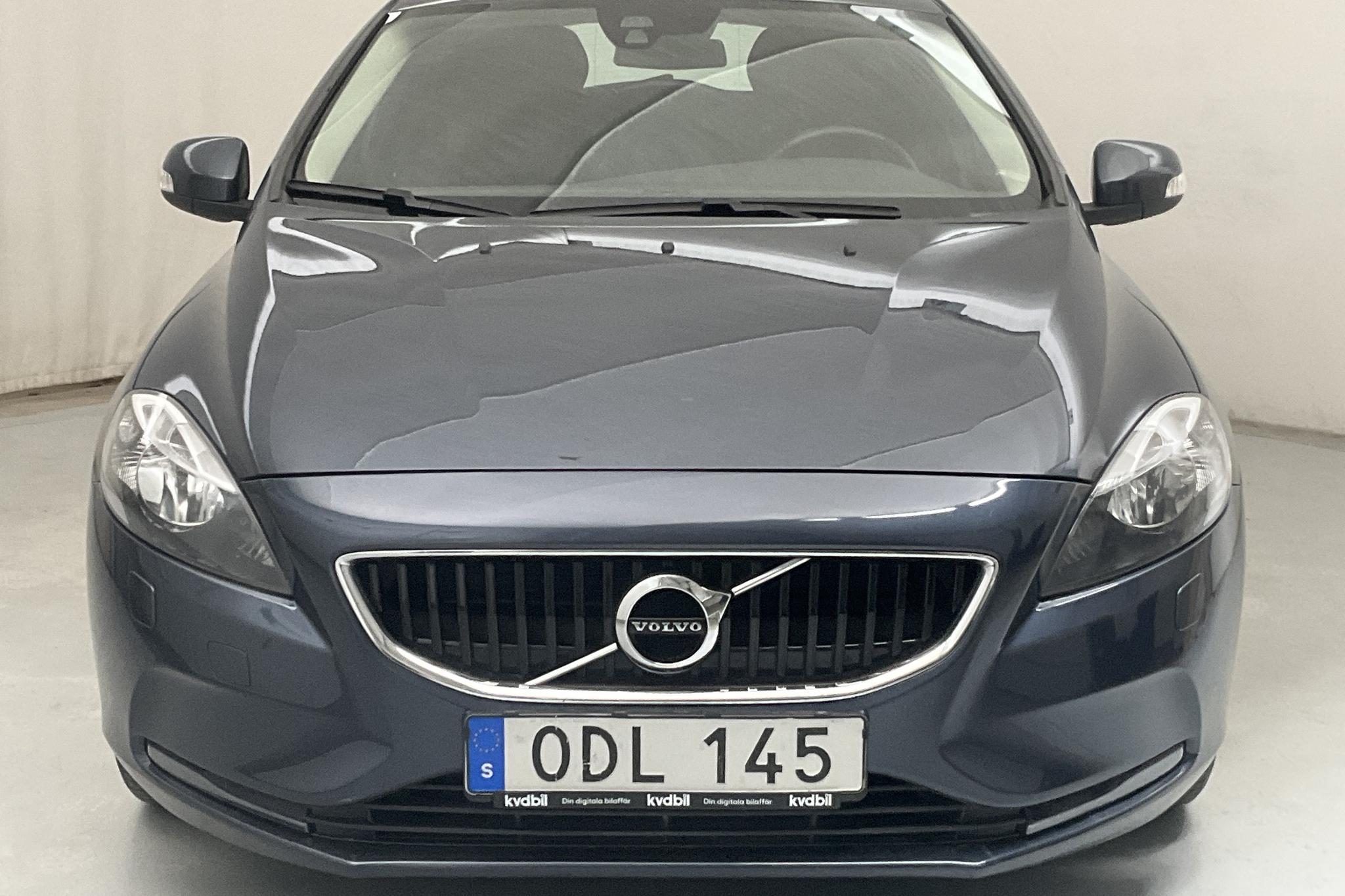 Volvo V40 D2 (120hk) - 10 251 mil - Manuell - Dark Blue - 2017
