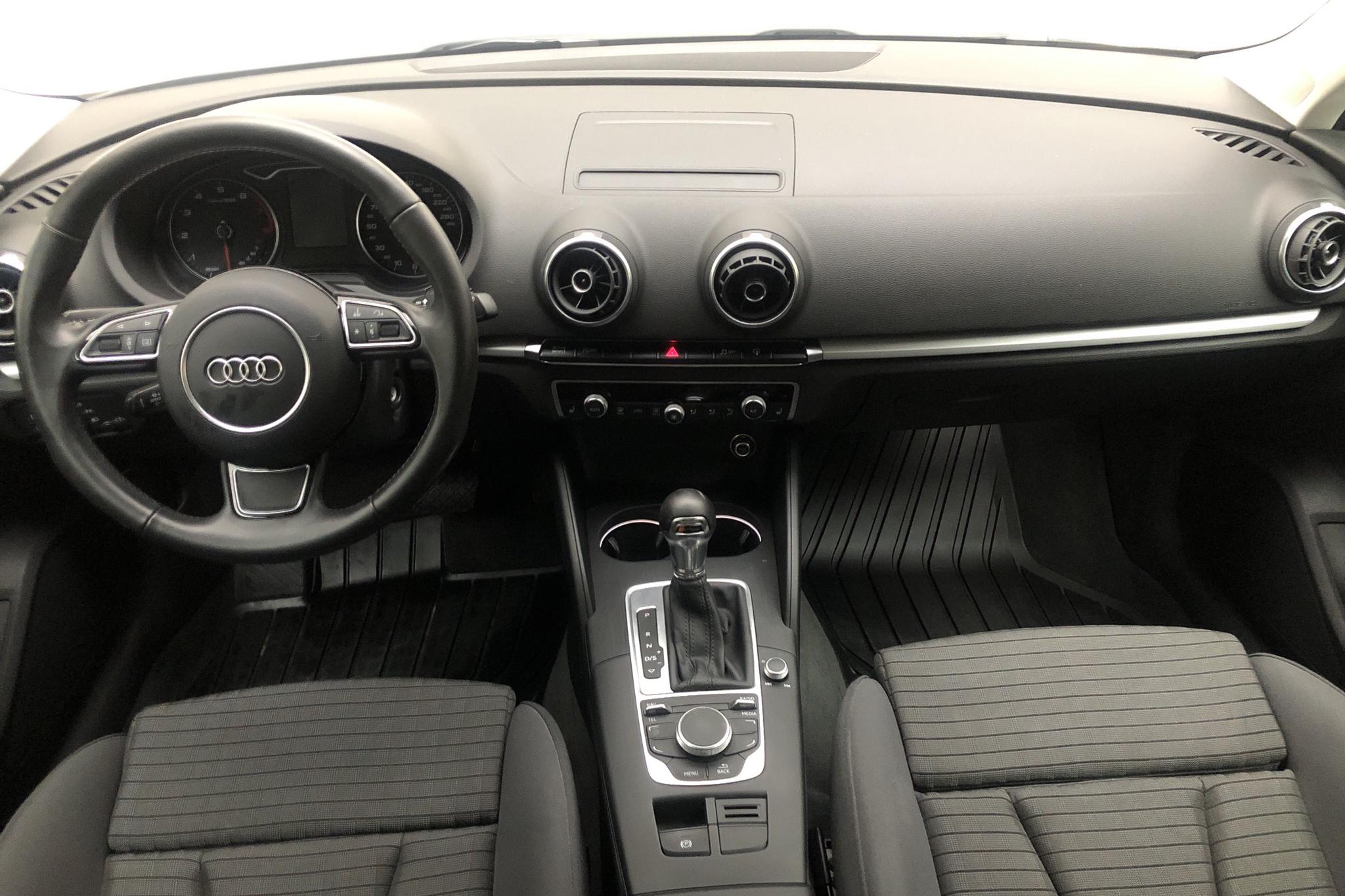 Audi A3 1.4 TFSI Sportback (125hk) - 3 506 mil - Automat - vit - 2016