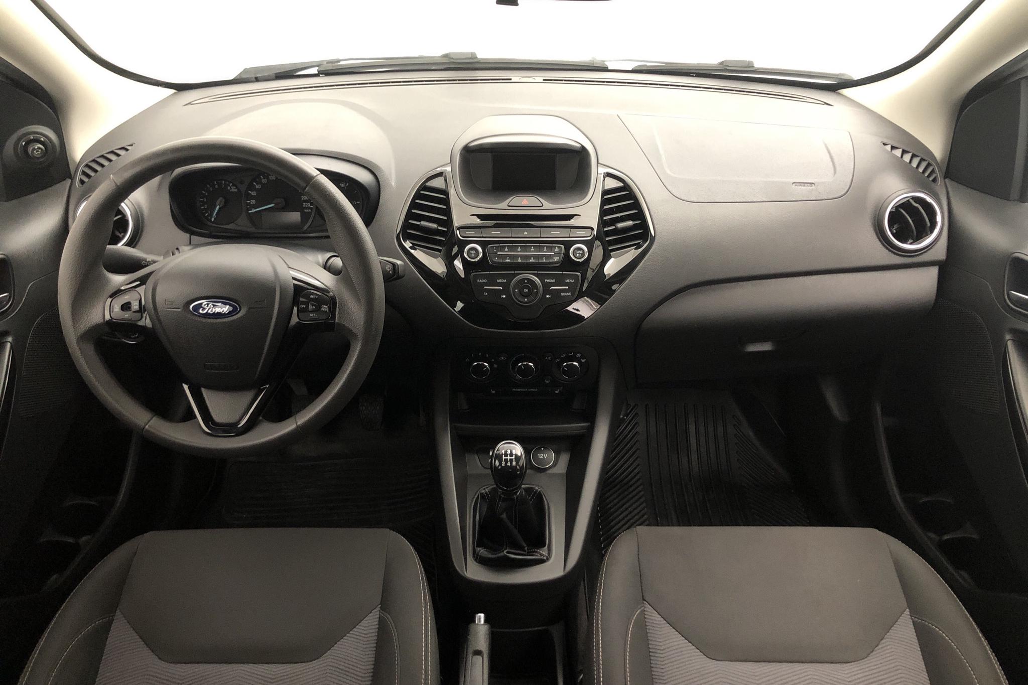 Ford KA+ 1.2 (85hk) - 5 802 mil - Manuell - vit - 2017