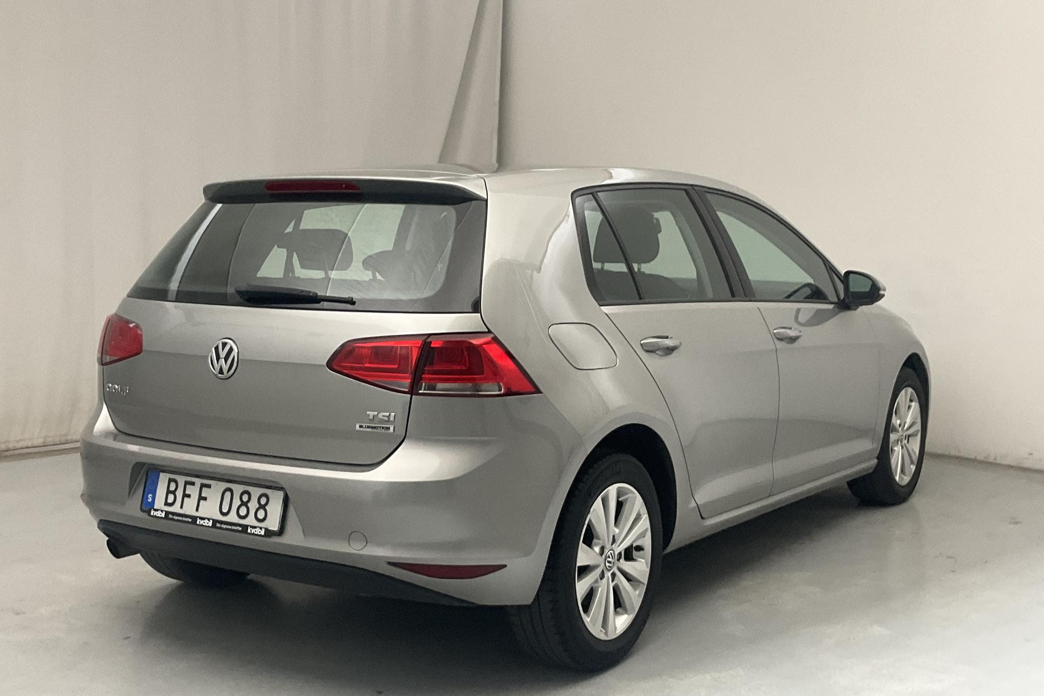 VW Golf VII 1.2 TSI 5dr (105hk) - 107 840 km - Manual - silver - 2015