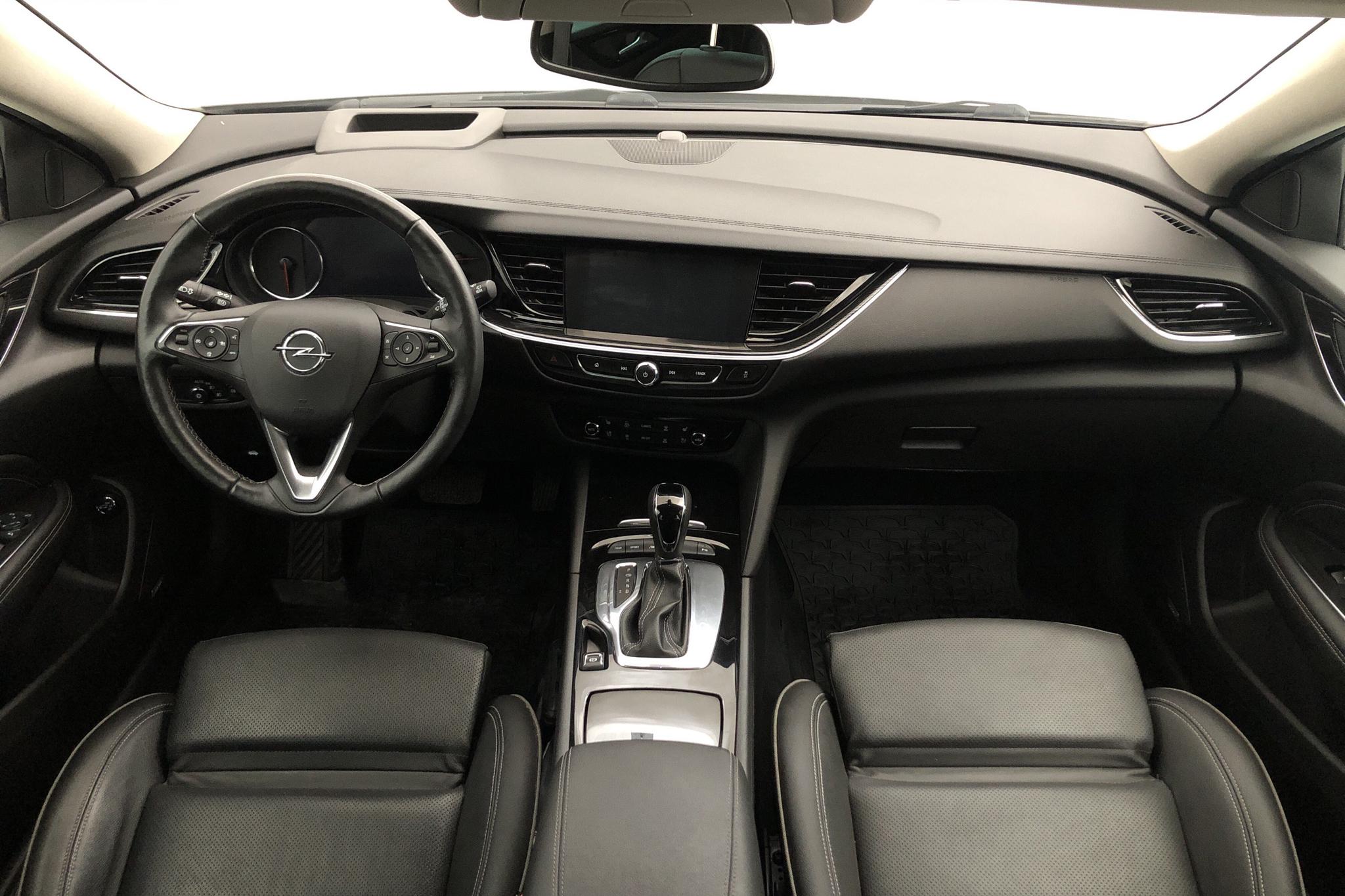 Opel Insignia 2.0 Turbo Country Tourer 4x4 (260hk) - 7 814 mil - Automat - svart - 2018