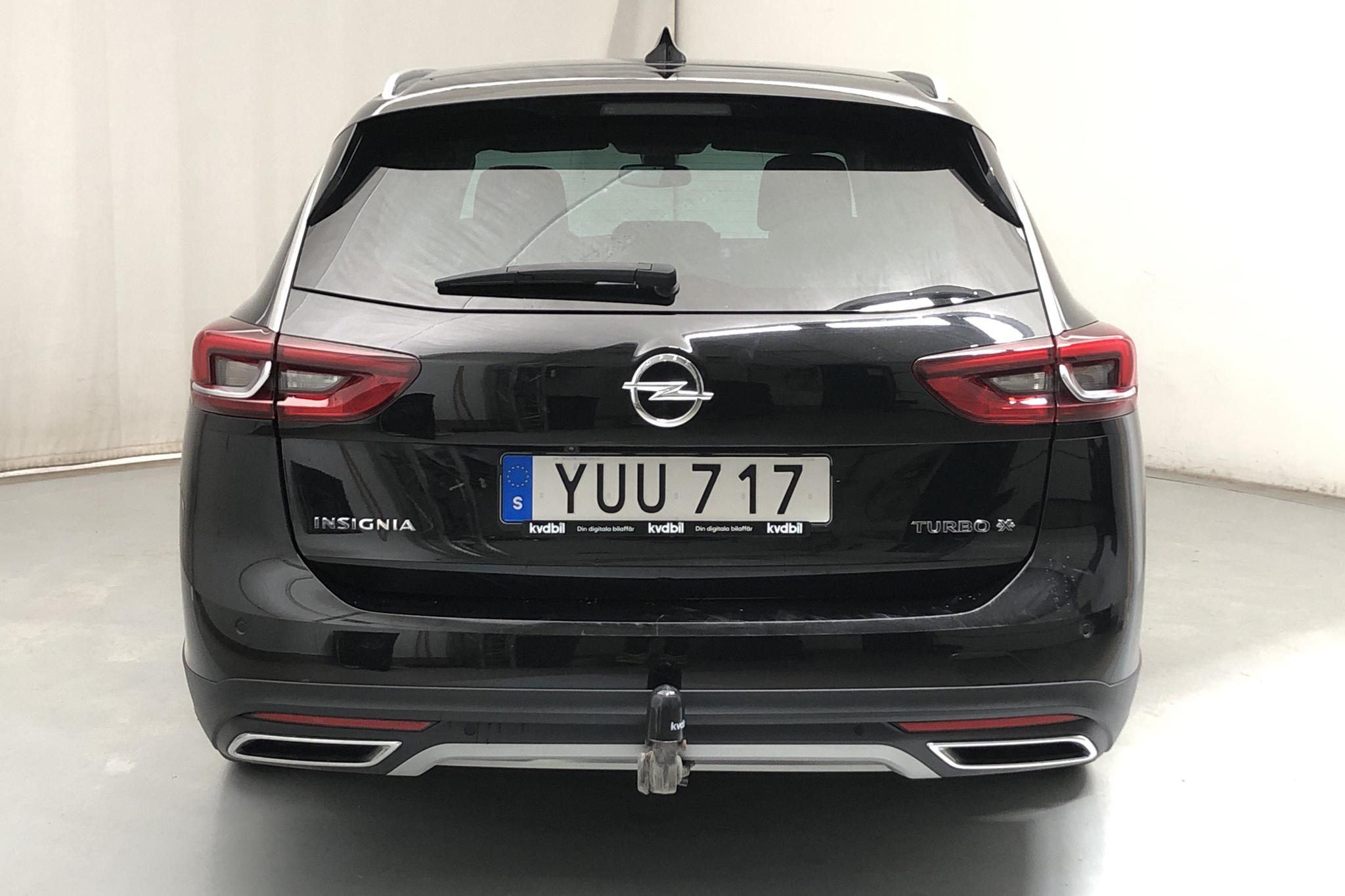 Opel Insignia 2.0 Turbo Country Tourer 4x4 (260hk) - 7 814 mil - Automat - svart - 2018