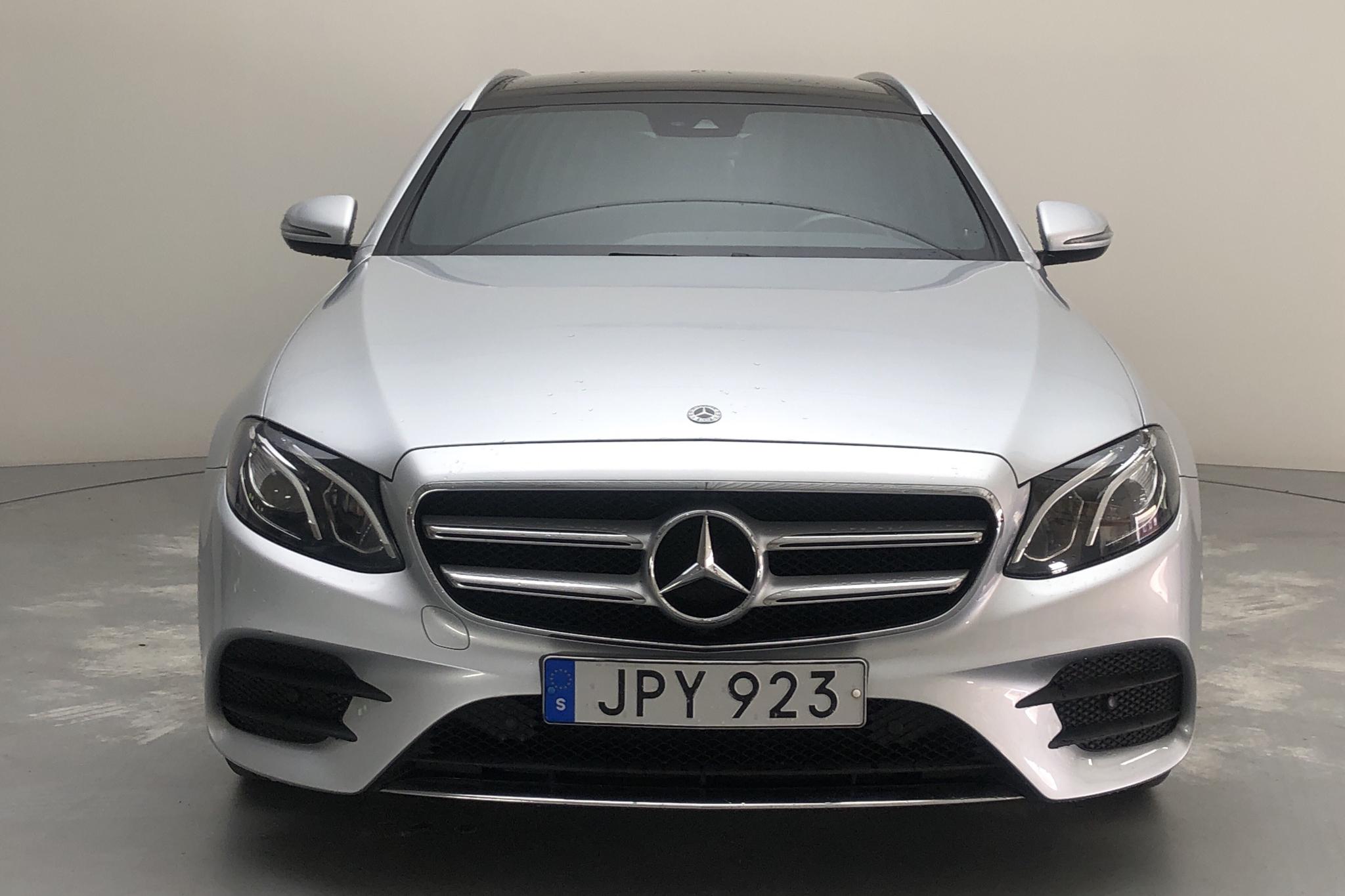 Mercedes E 220 d 4MATIC Kombi S213 (194hk) - 9 354 mil - Automat - silver - 2018
