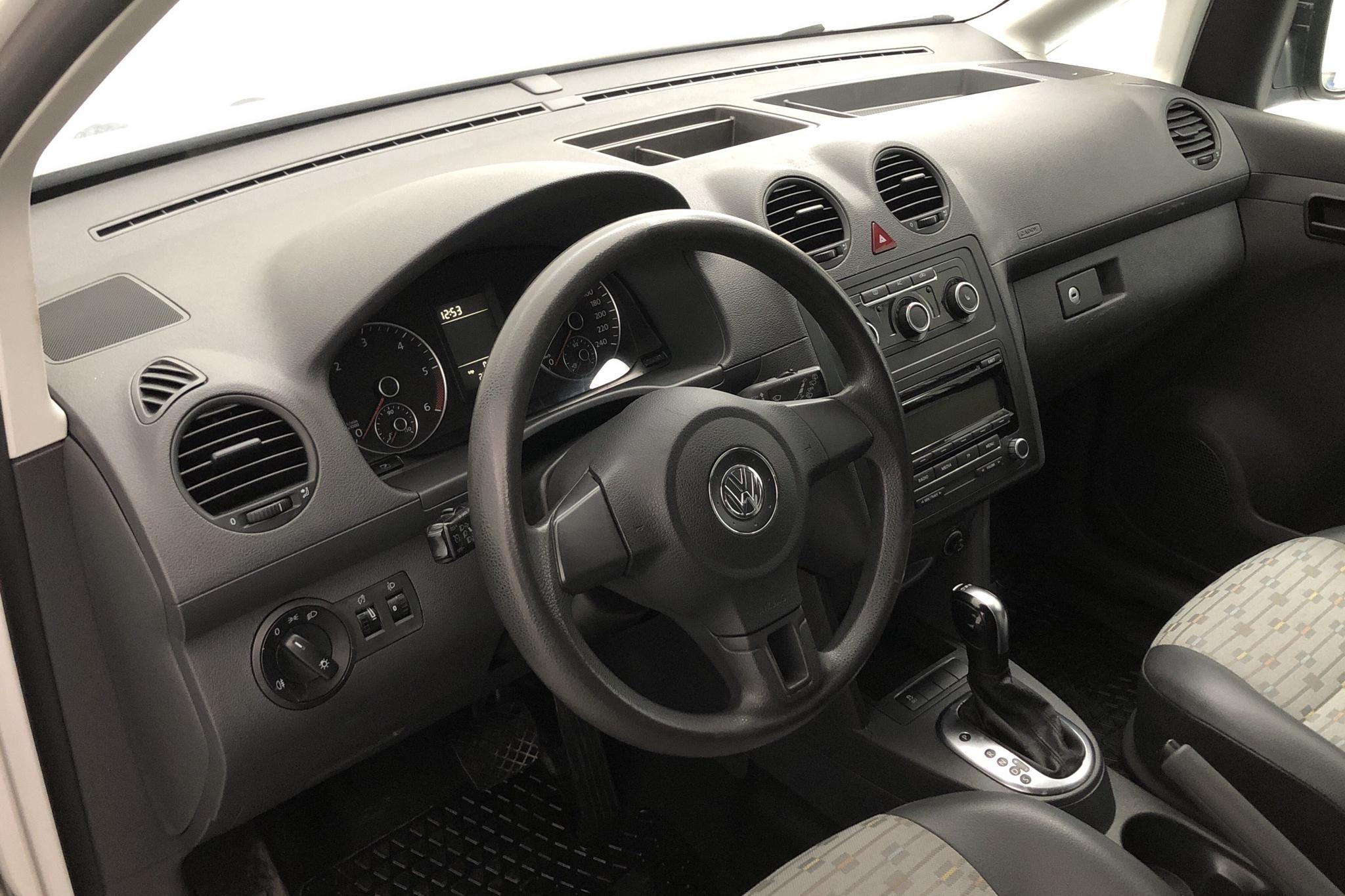VW Caddy 2.0 TDI Skåp (140hk) - 29 165 mil - Automat - vit - 2011