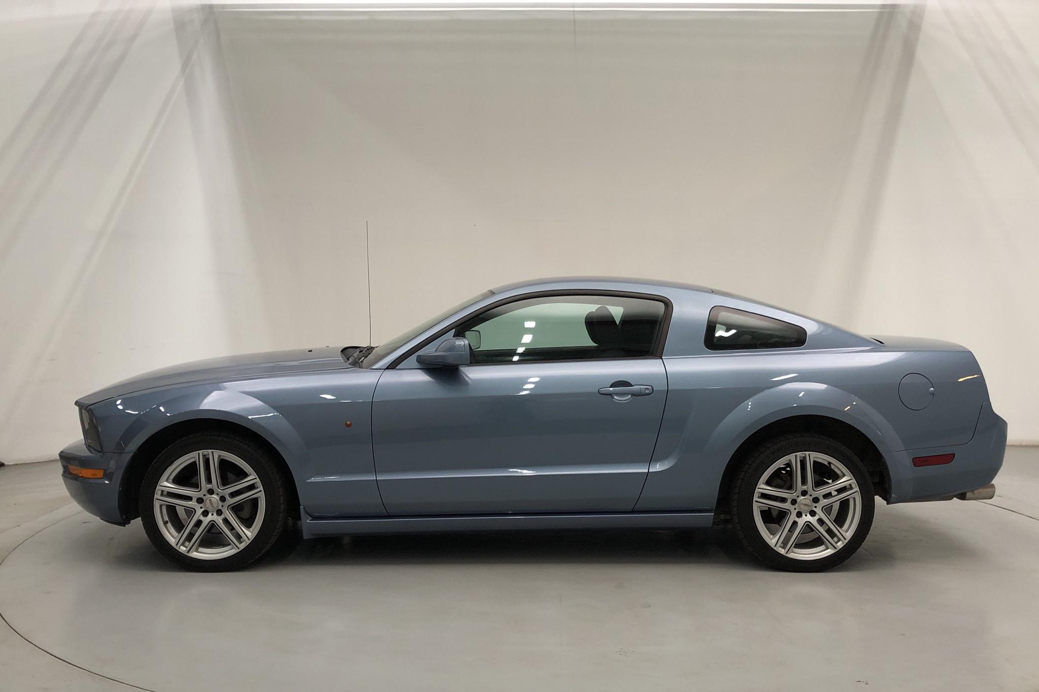 Ford Mustang 4.0 V6 Coupé  (210hk) - 8 460 mil - Automat - Light Blue - 2005