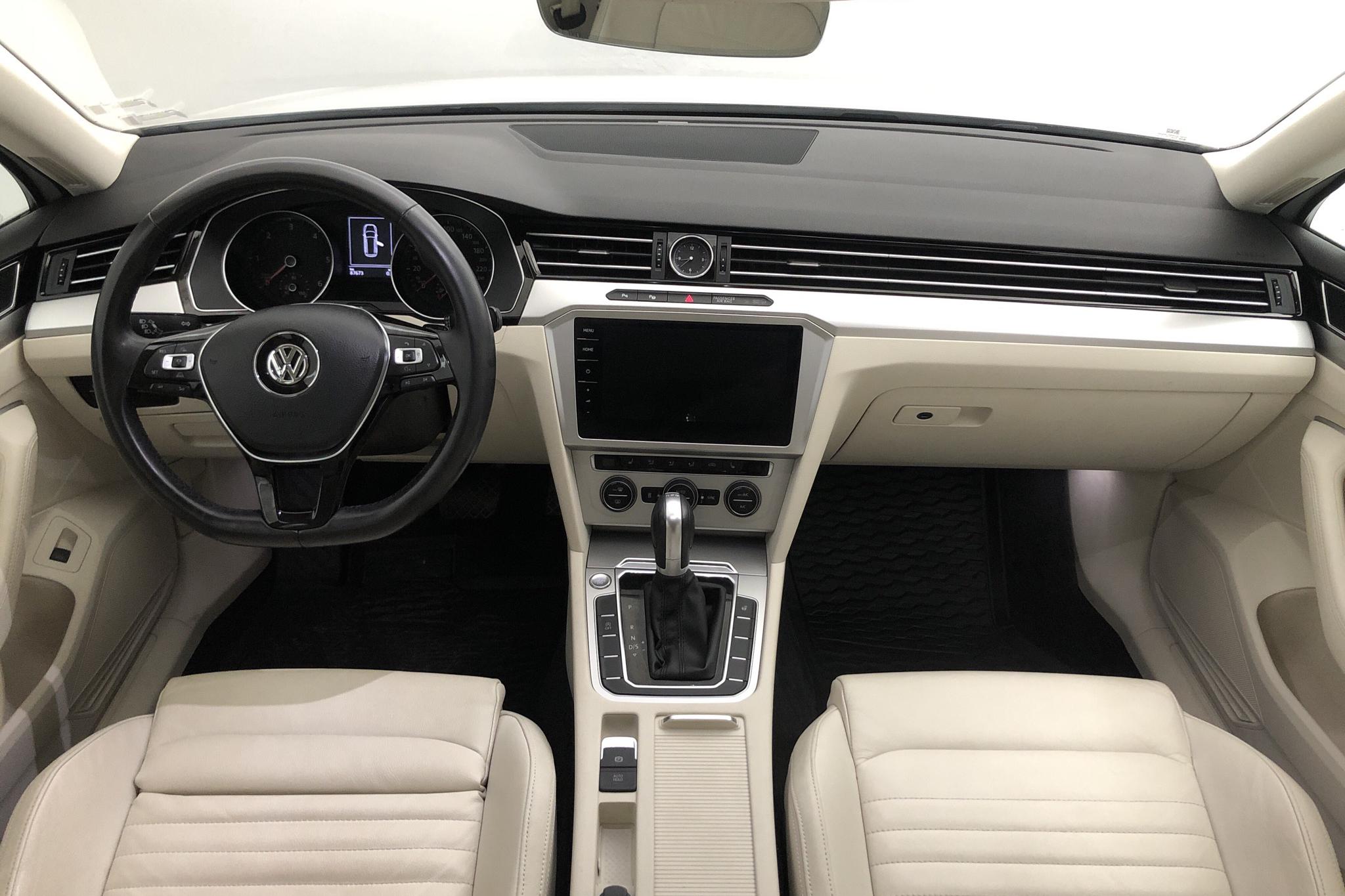 VW Passat 2.0 TDI Sportscombi (150hk) - 87 670 km - Automatic - white - 2018