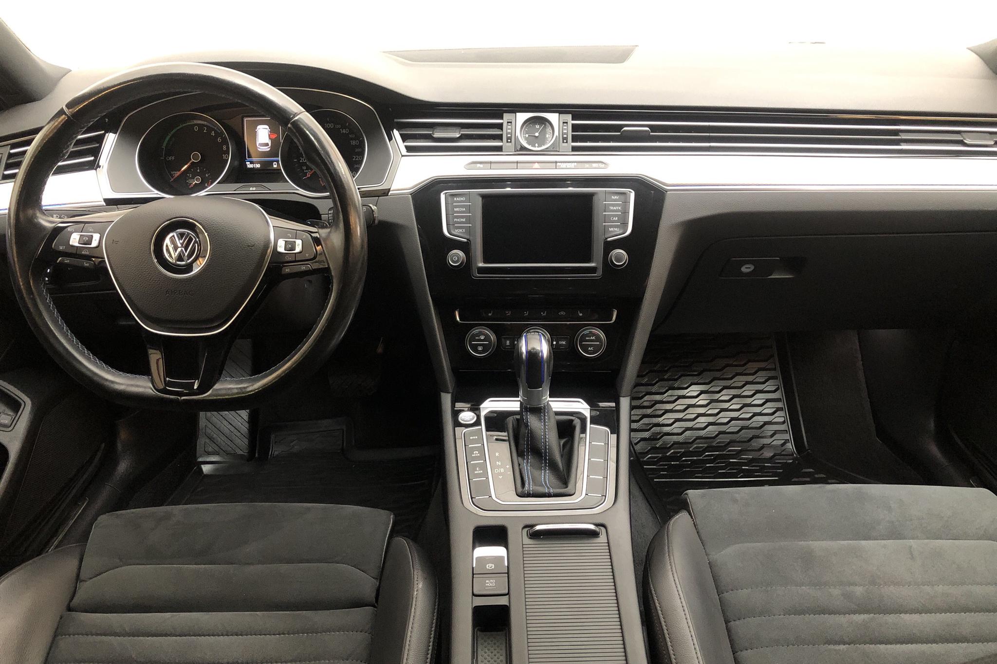 VW Passat 1.4 Plug-in-Hybrid Sportscombi (218hk) - 10 013 mil - Automat - Dark Blue - 2017