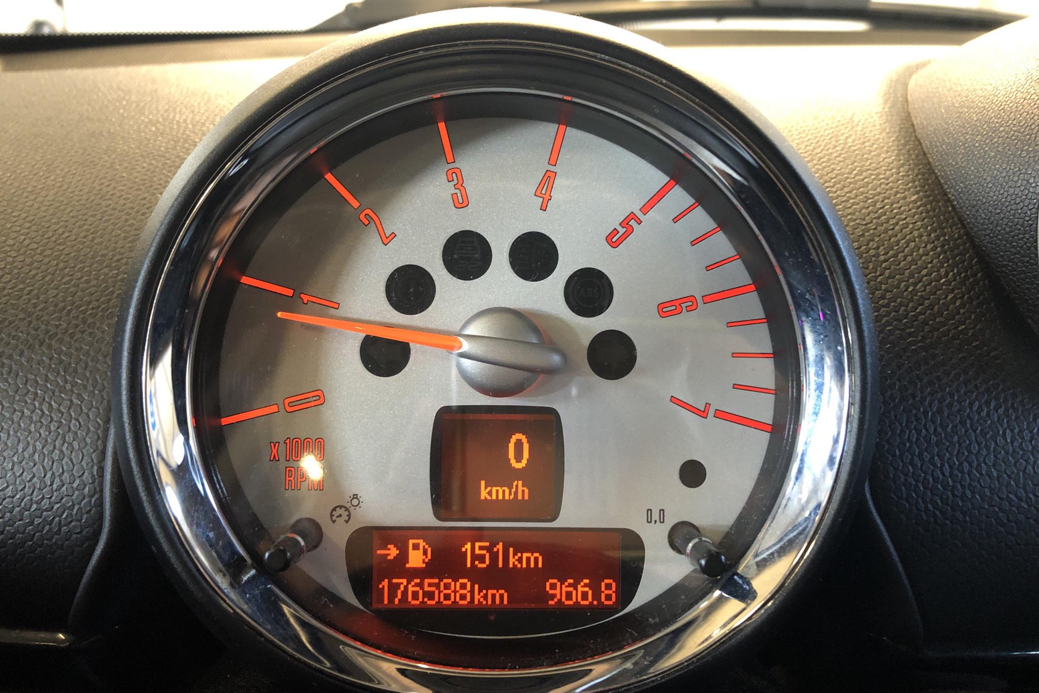 MINI Cooper SD Countryman (143hk) - 17 658 mil - Manuell - vit - 2011