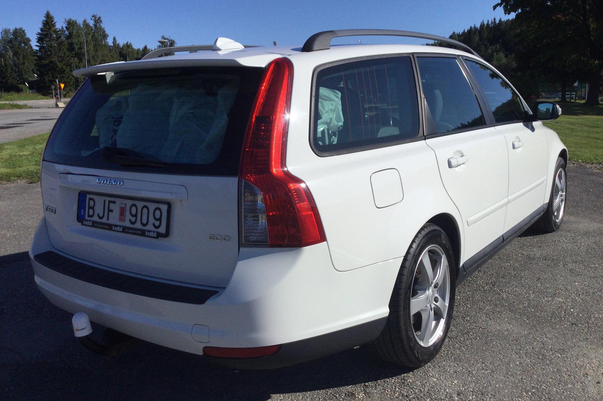 Volvo V50 2.0D (136hk) - 202 910 km - Manual - white - 2008