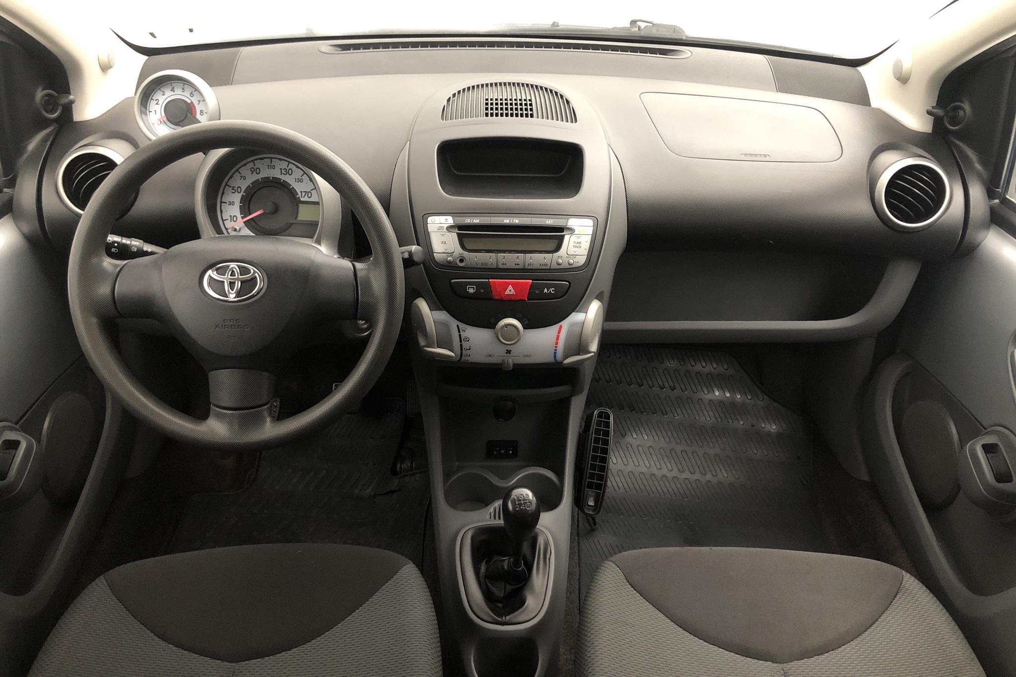 Toyota Aygo 1.0 VVT-i 5dr (68hk) - 116 560 km - Manual - silver - 2008