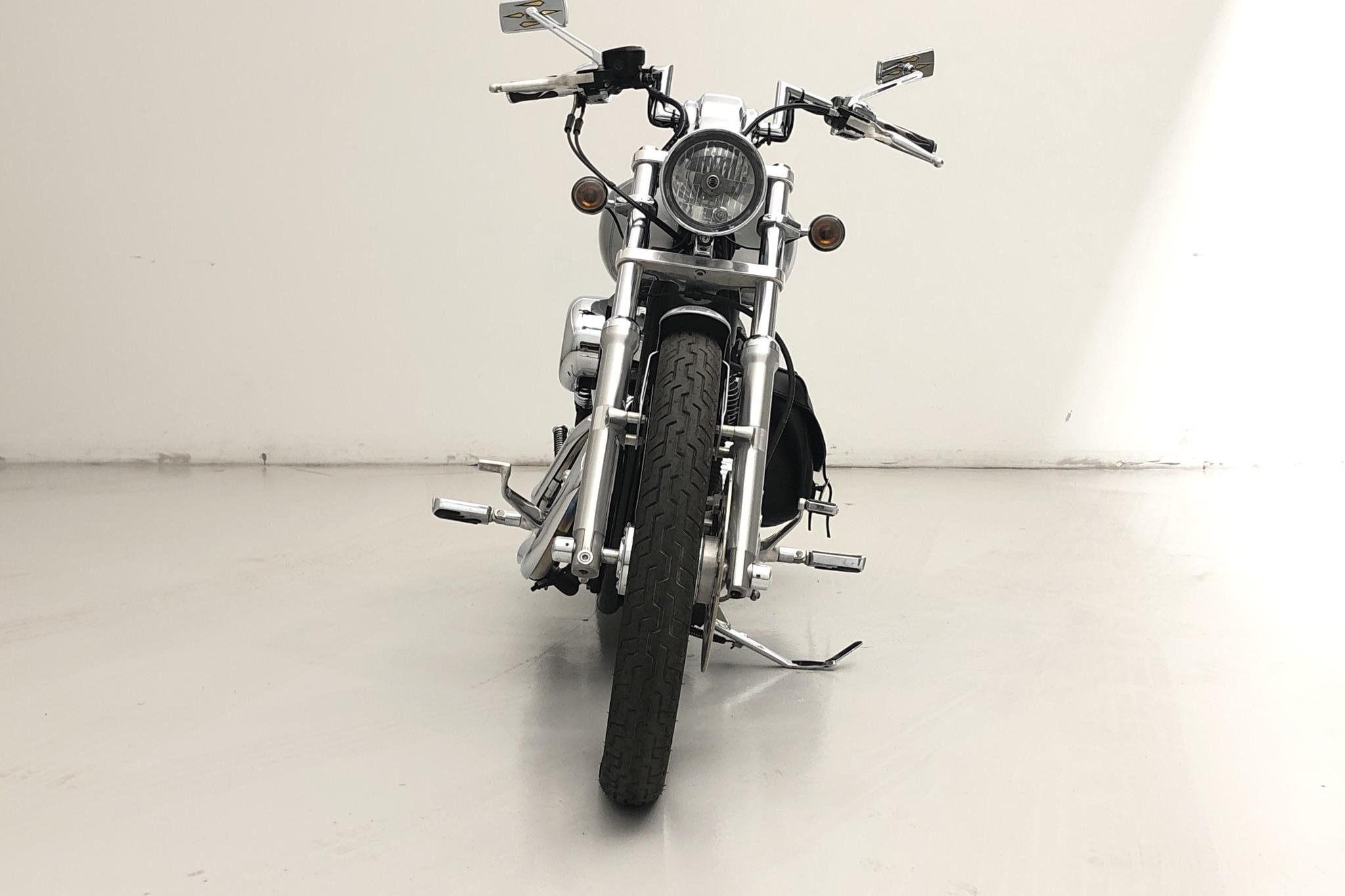 HARLEY-DAVIDSON XL1200C Motorcykel - 34 750 km - Manual - silver - 2005