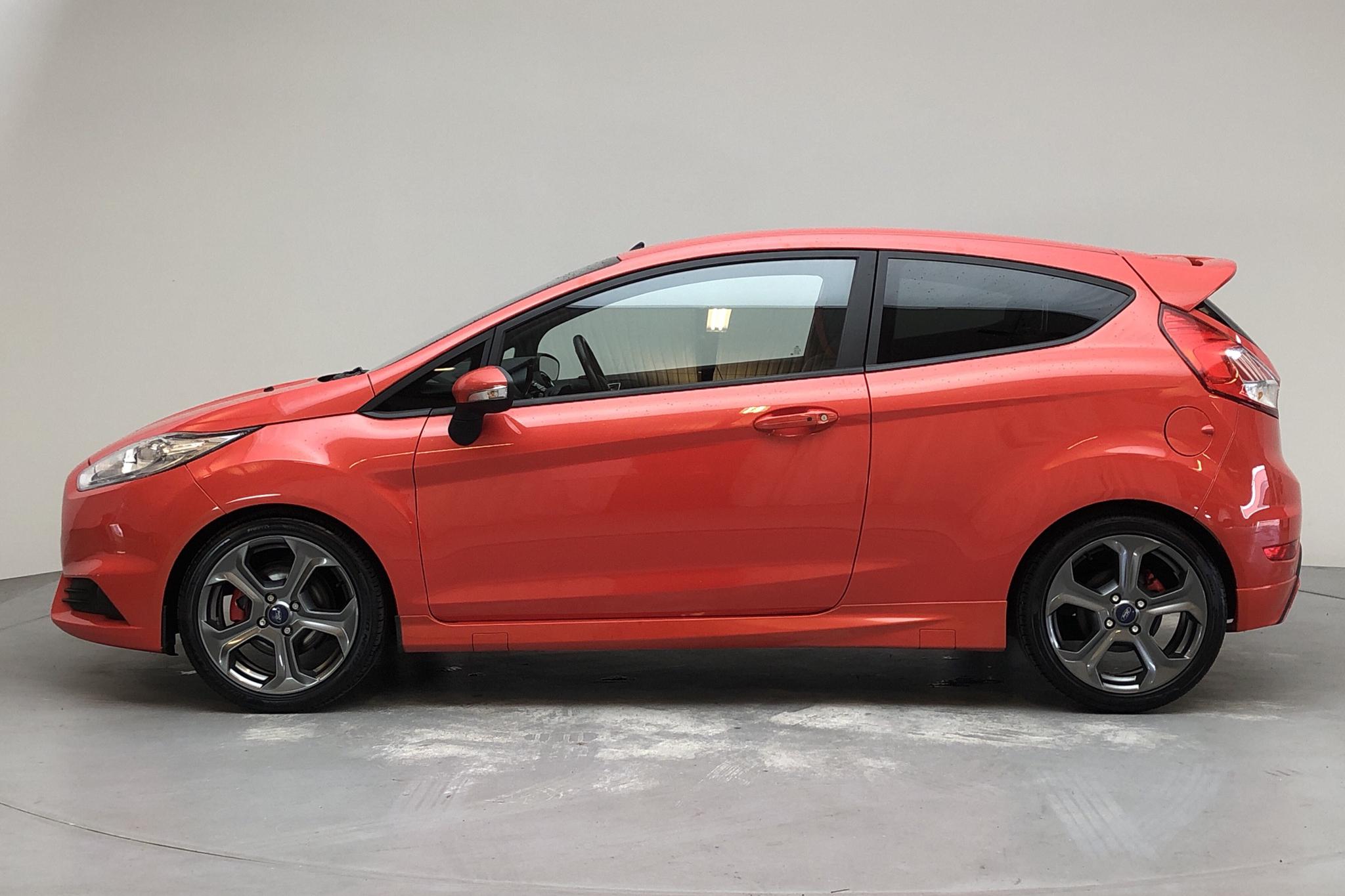 Ford Fiesta 1.6 ST 3dr (182hk) - 74 260 km - Manual - orange - 2016