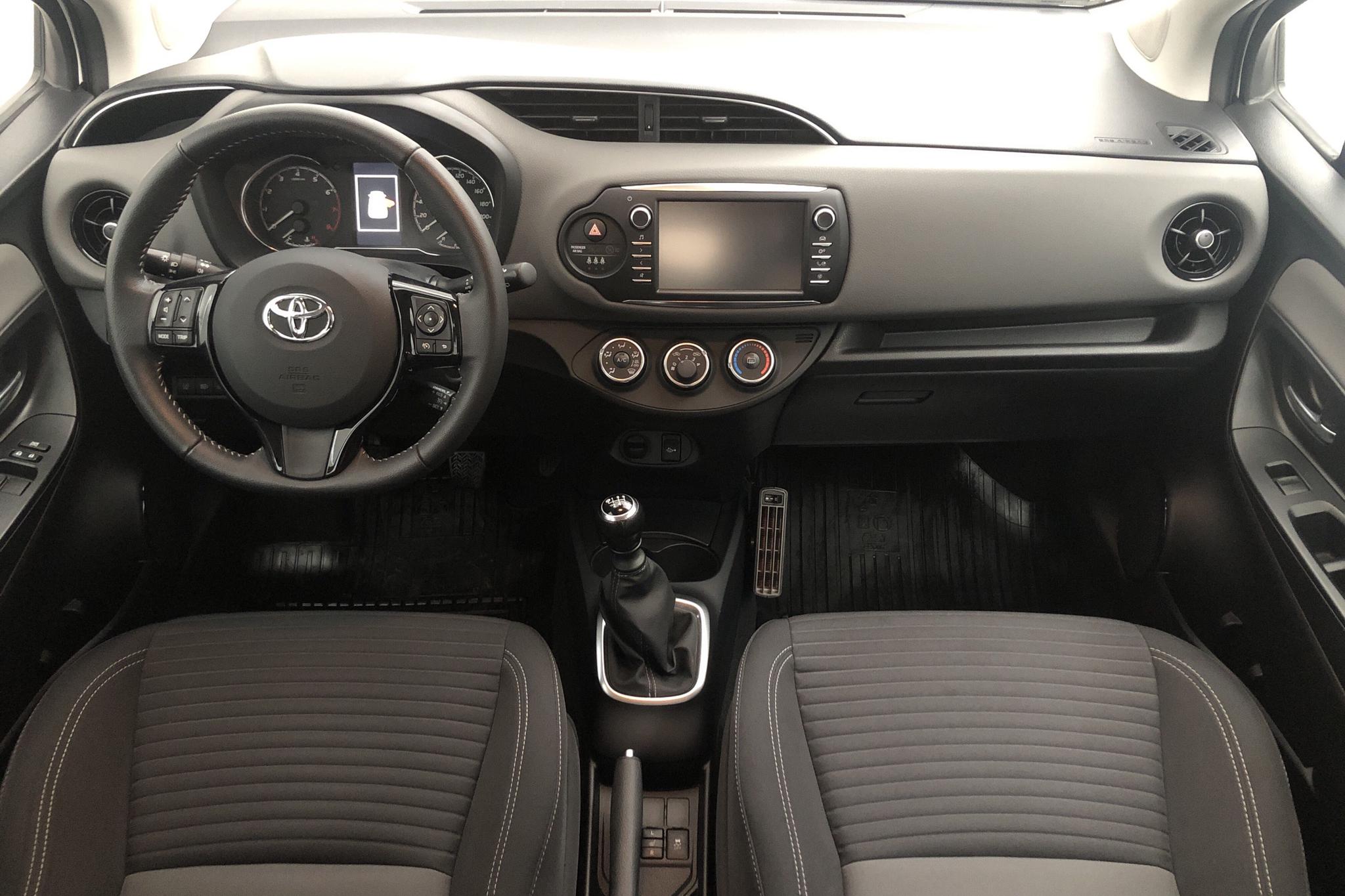 Toyota Yaris 1.5 5dr (111hk) - 5 944 mil - Manuell - vit - 2019