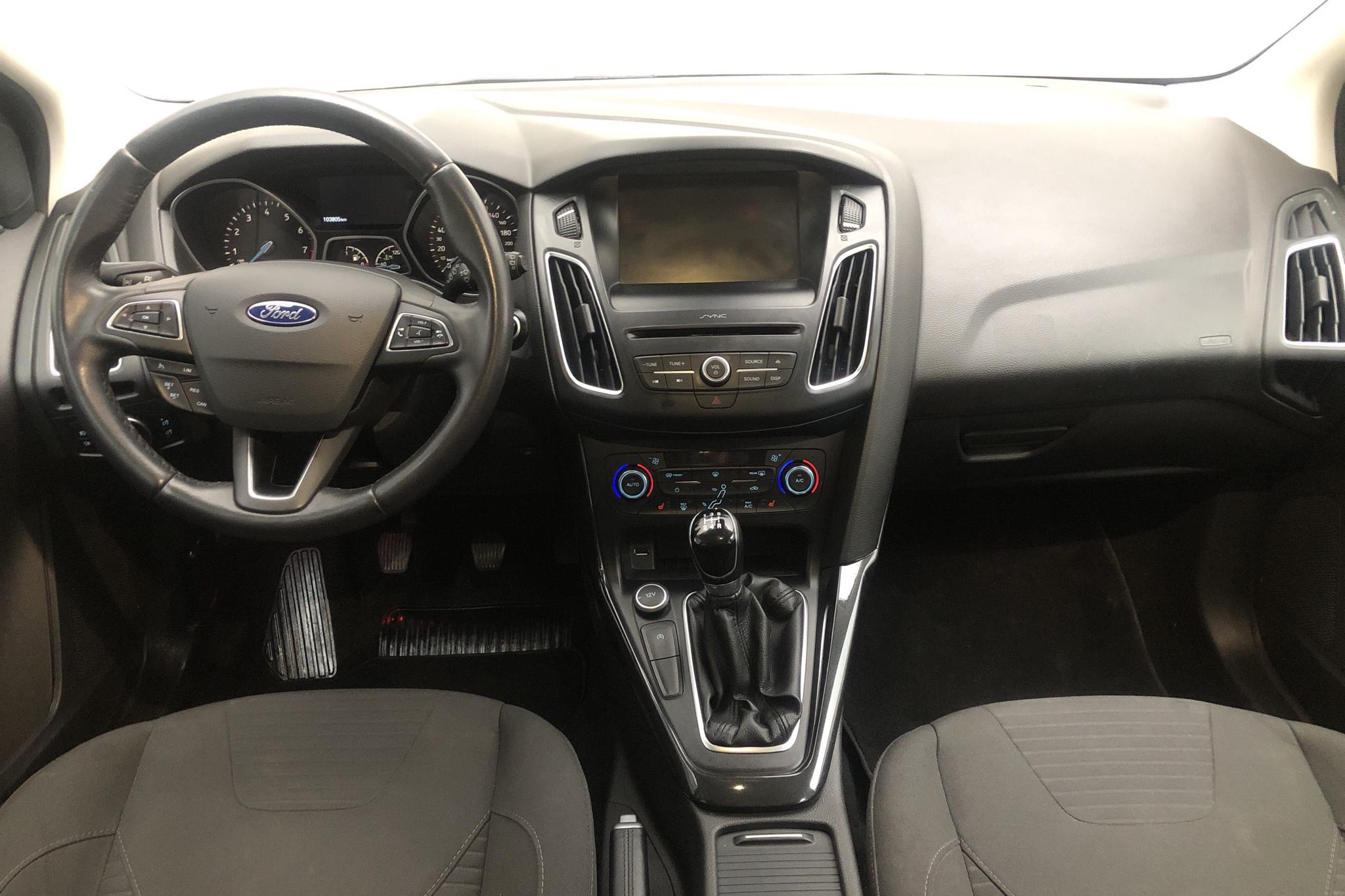 Ford Focus 1.0 EcoBoost 5dr (100hk) - 10 381 mil - Manuell - grå - 2016