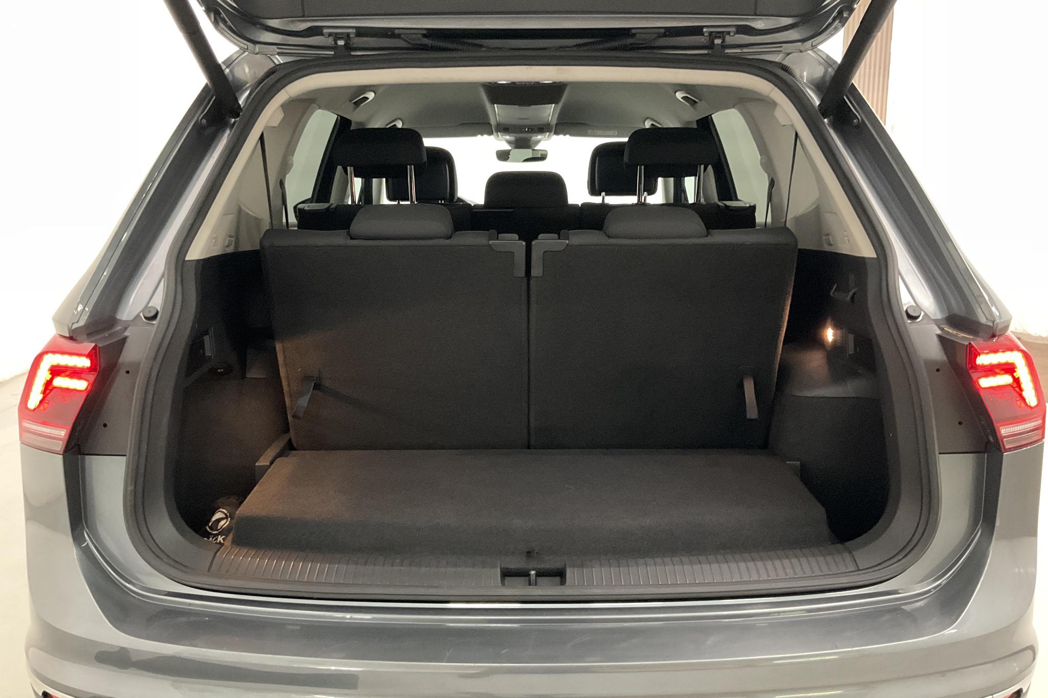 VW Tiguan Allspace 2.0 TDI 4MOTION (190hk) - 5 885 mil - Automat - grå - 2019
