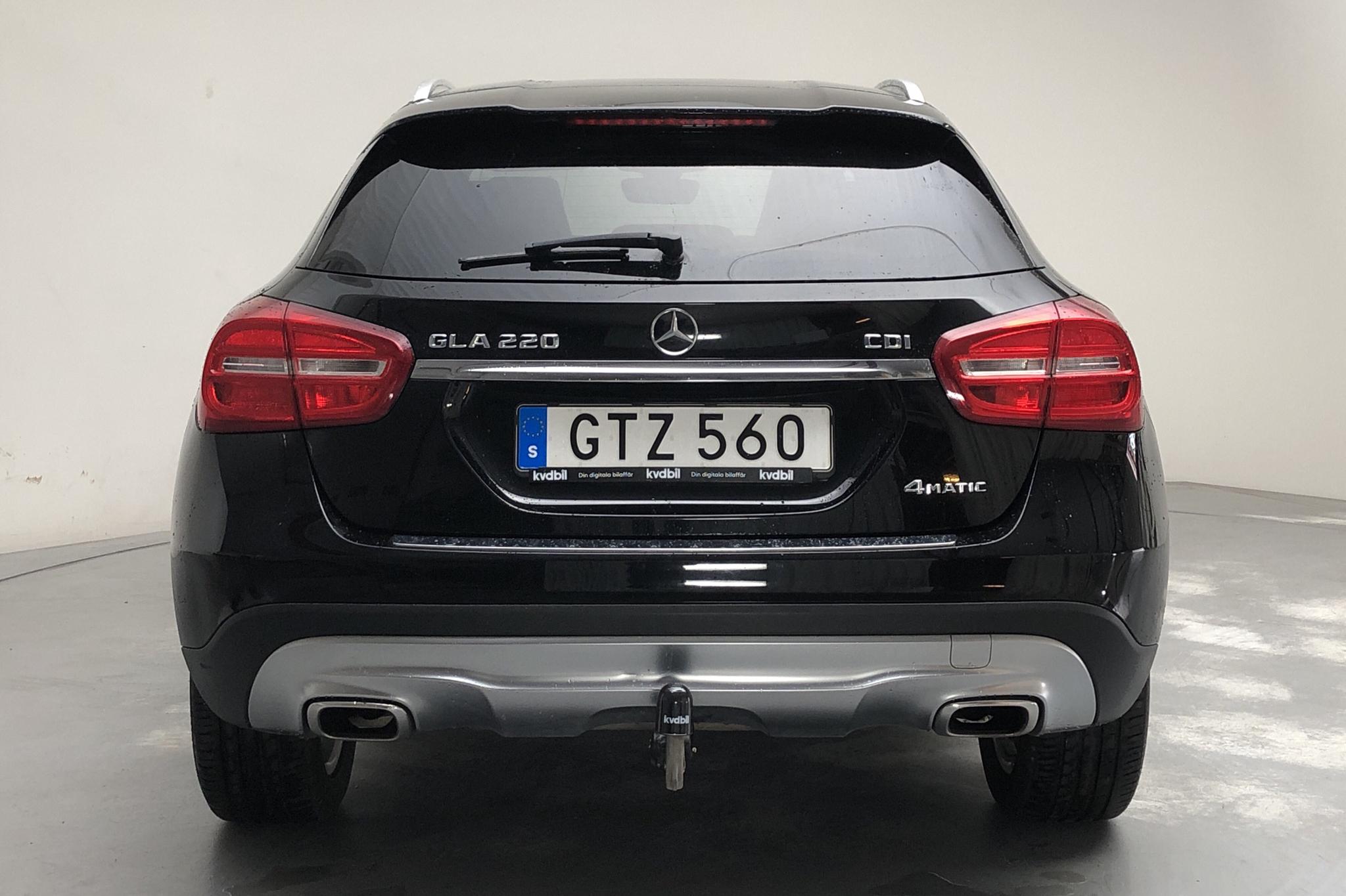 Mercedes GLA 220 CDI 4MATIC (170hk) - 21 942 mil - Automat - svart - 2015
