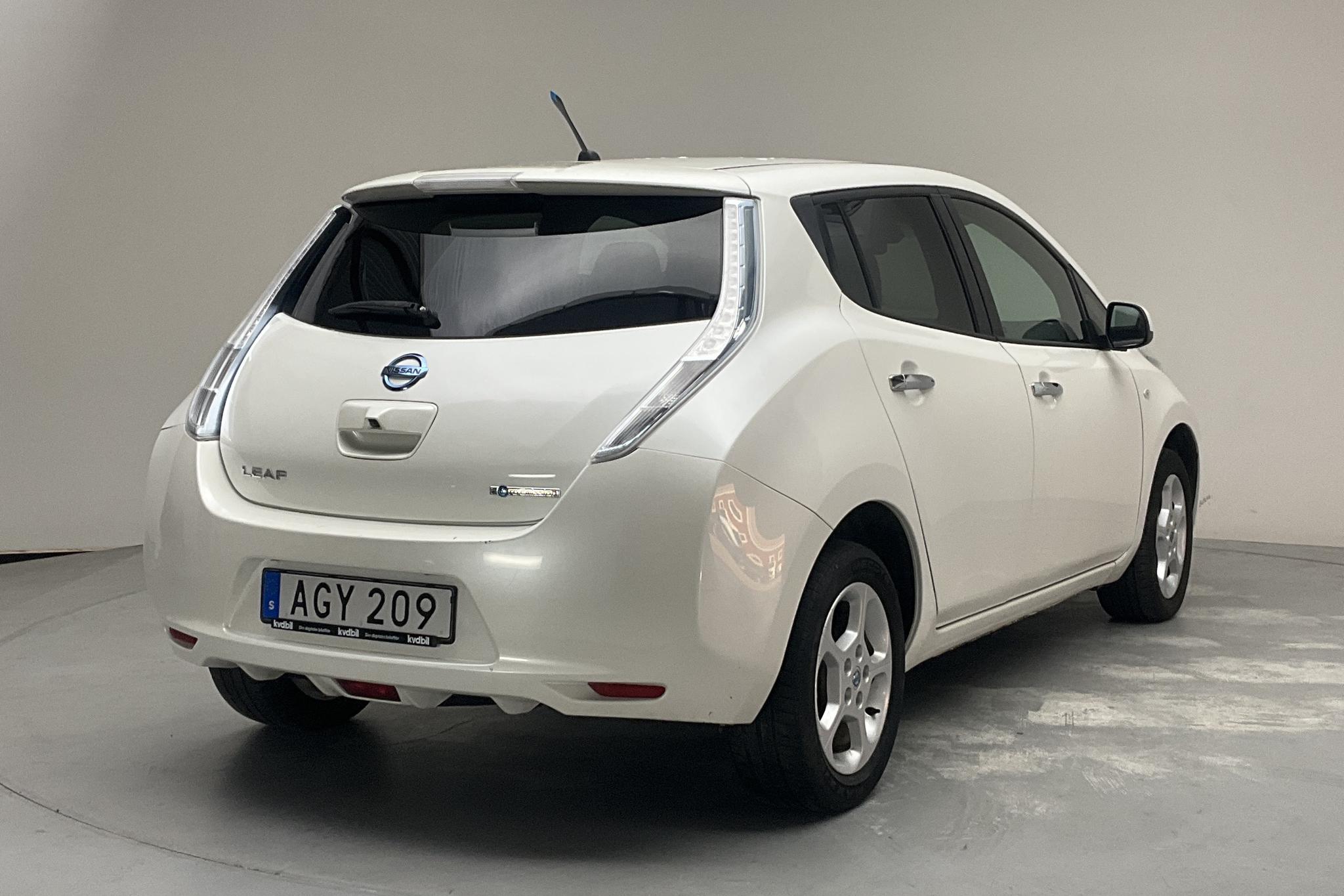 Nissan LEAF 5dr (109hk) - 125 980 km - Automatic - white - 2014