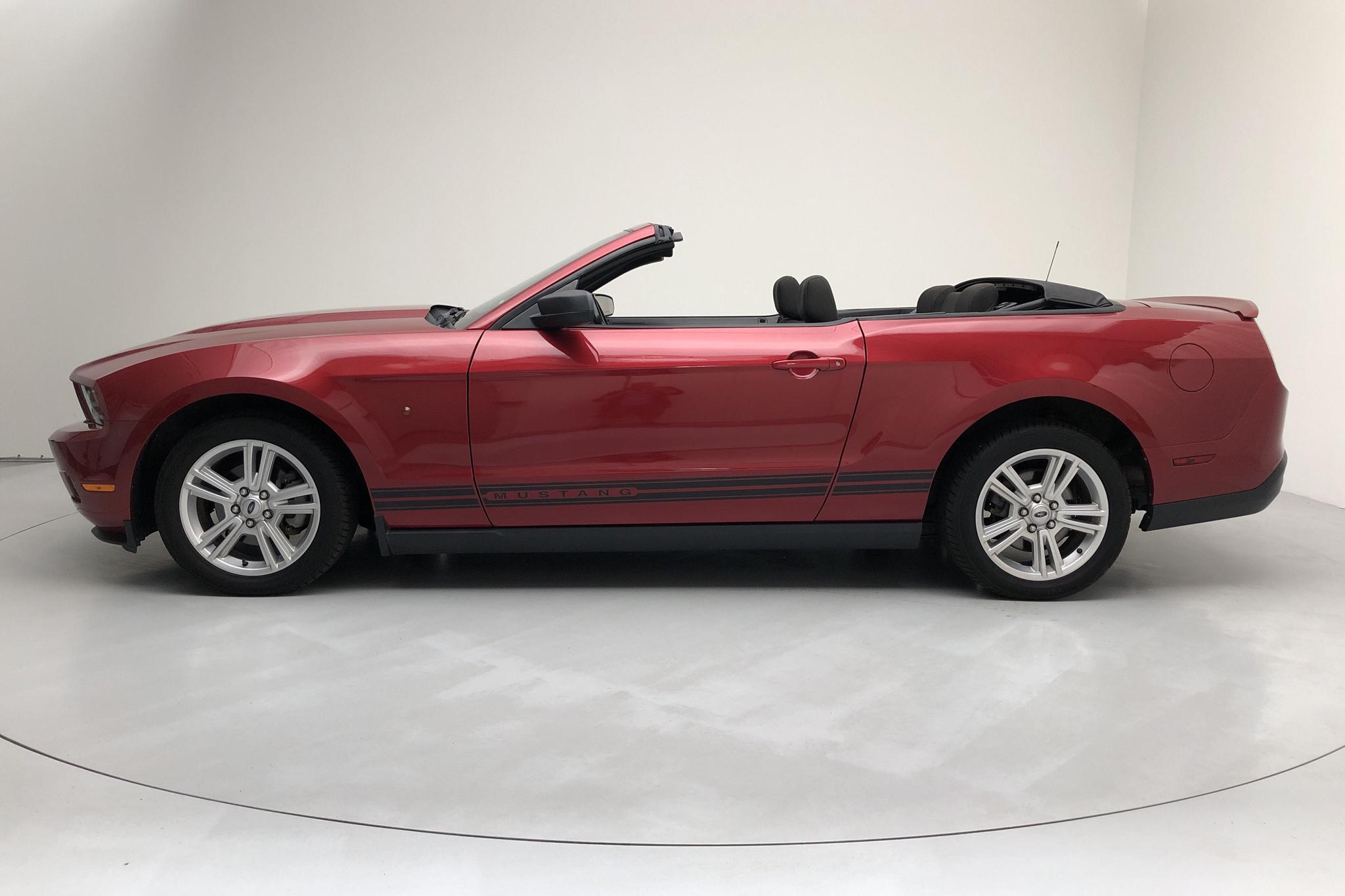 Ford Mustang 4.0 V6 Cabriolet (210hk) - 83 390 km - Automatic - red - 2010