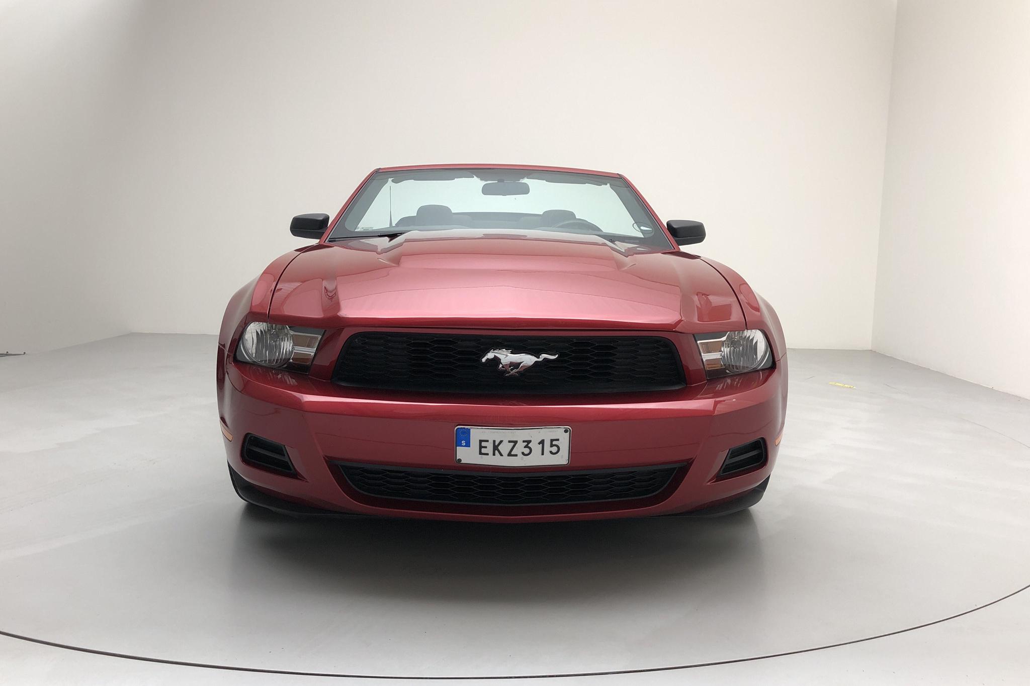 Ford Mustang 4.0 V6 Cabriolet (210hk) - 83 390 km - Automatic - red - 2010