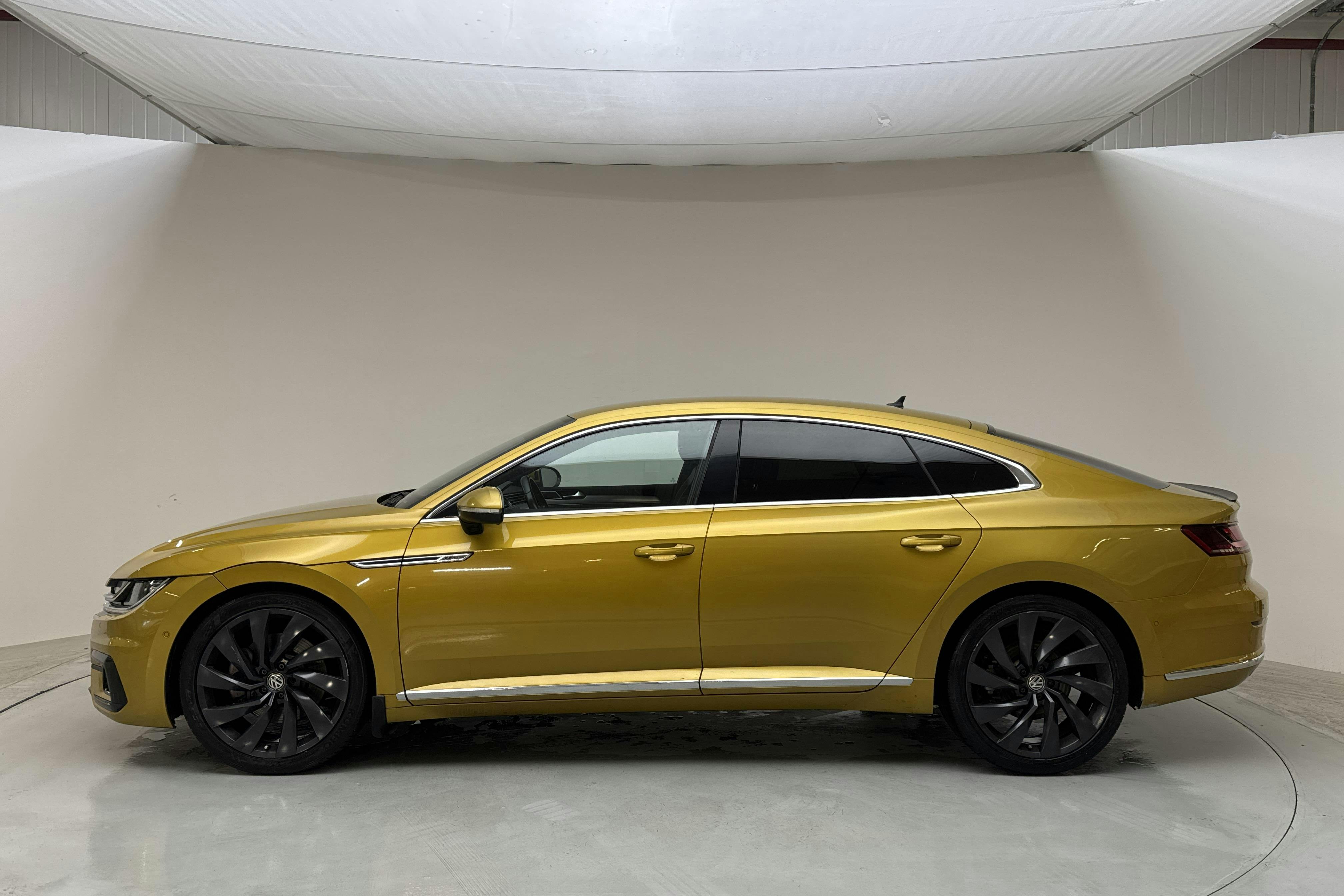 VW Arteon 2.0 TSI 4MOTION (272hk) - 15 407 mil - Automat - gul - 2019