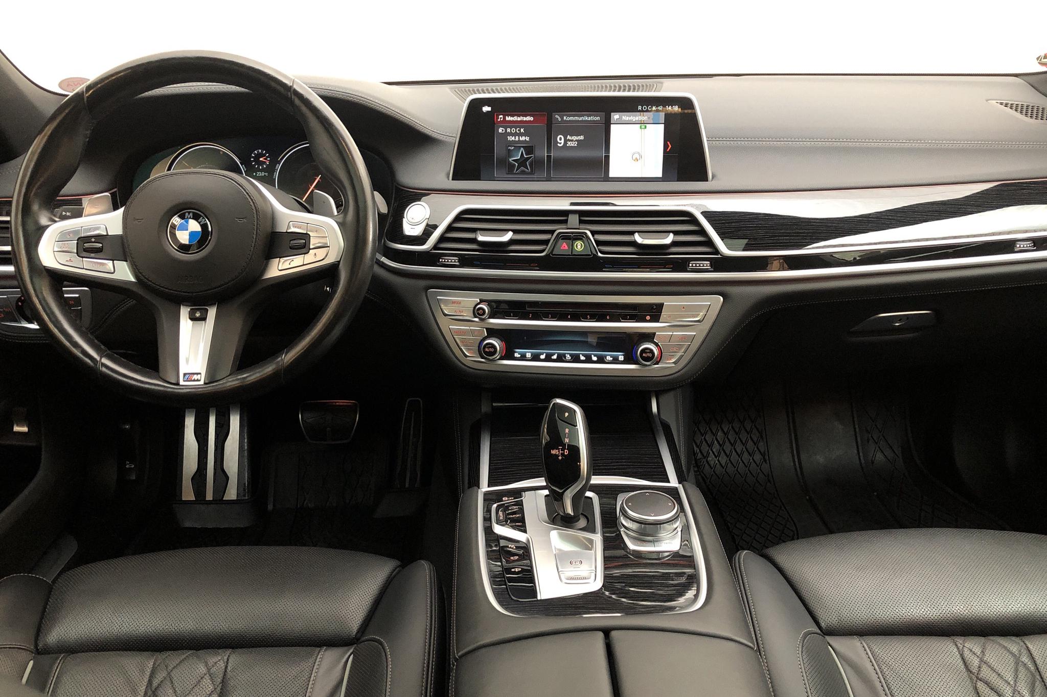 BMW 740d xDrive Sedan, G11 (320hk) - 67 440 km - Automatic - gray - 2019