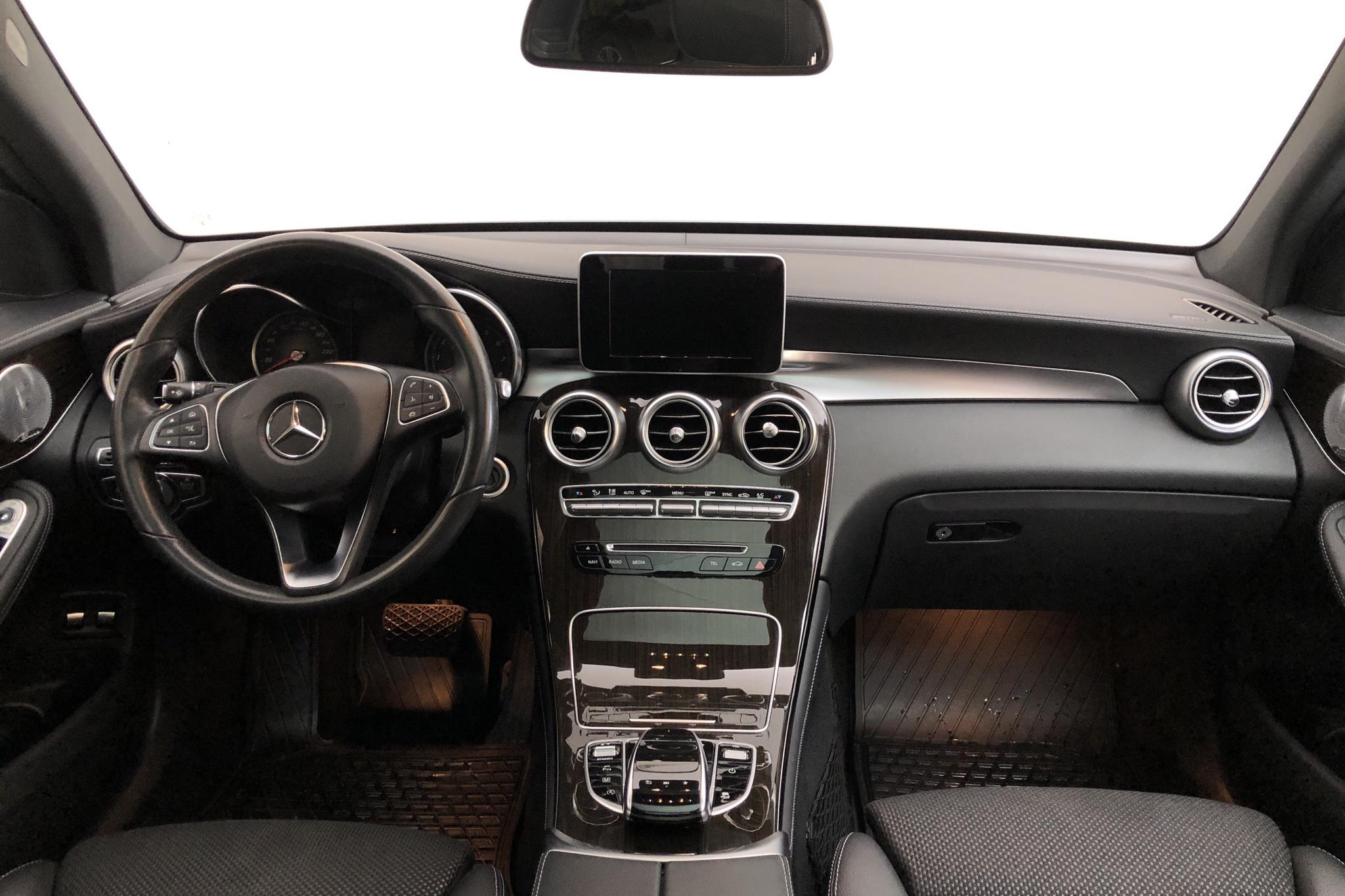 Mercedes GLC 250 4MATIC X253 (211hk) - 108 940 km - Automatic - gray - 2017