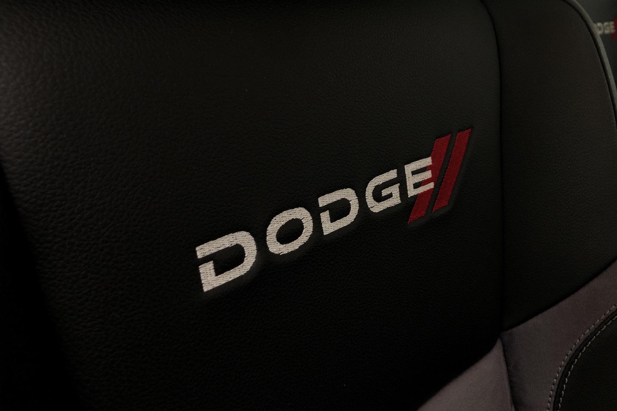 Dodge Charger 5.7 V8 (375hk) - 7 477 mil - Automat - vit - 2014