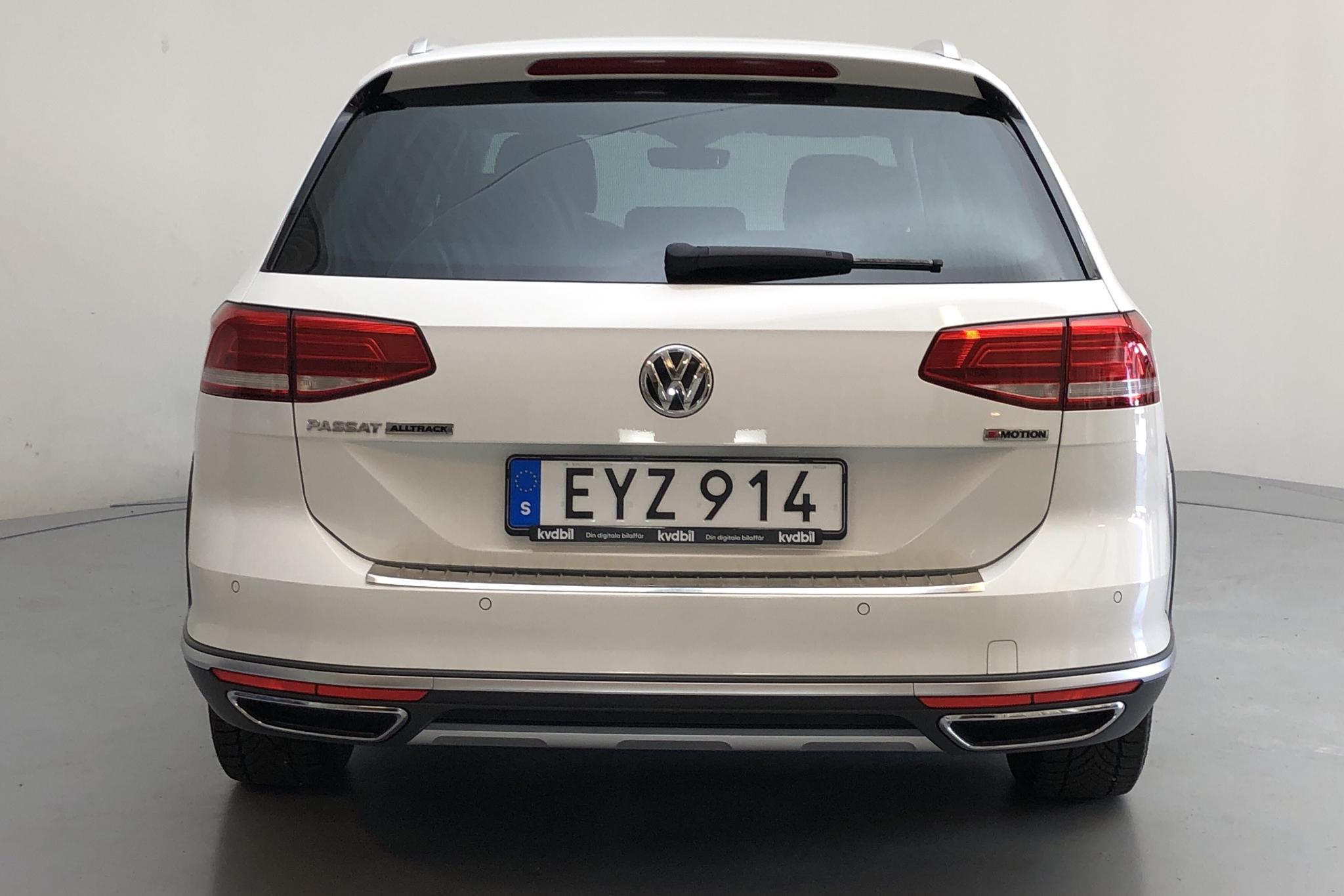 VW  - 99 950 km - Automatic - white - 2018