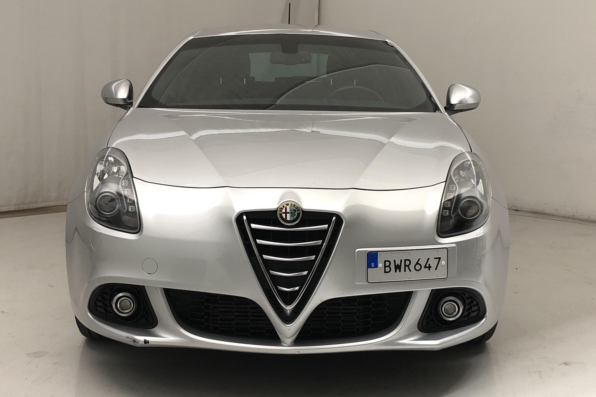 Alfa Romeo Giulietta 1.4 TB (120hk) - 4 185 mil - Manuell - grå - 2016