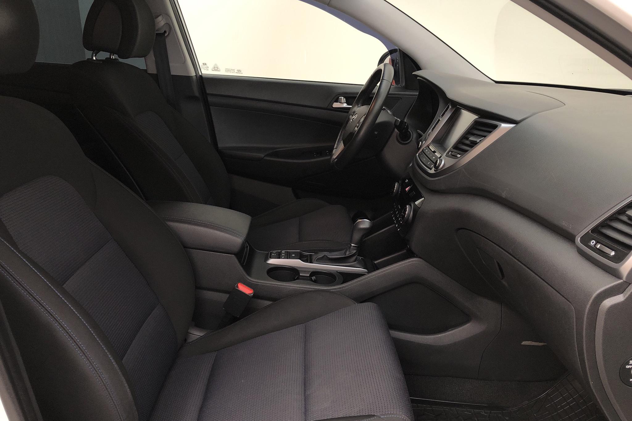 Hyundai Tucson 1.6 T-GDI 4WD (177hk) - 7 502 mil - Automat - vit - 2016