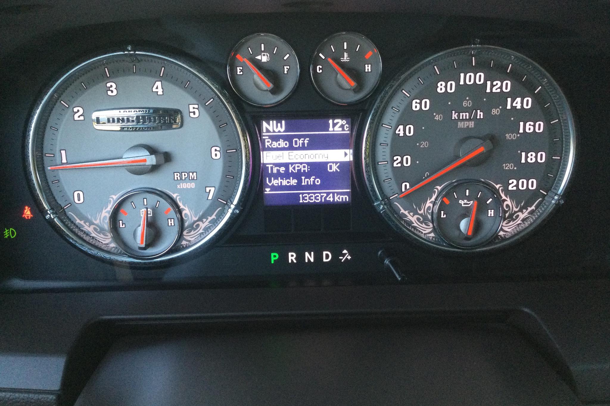 Dodge RAM 1500 - 13 337 mil - Automat - svart - 2011