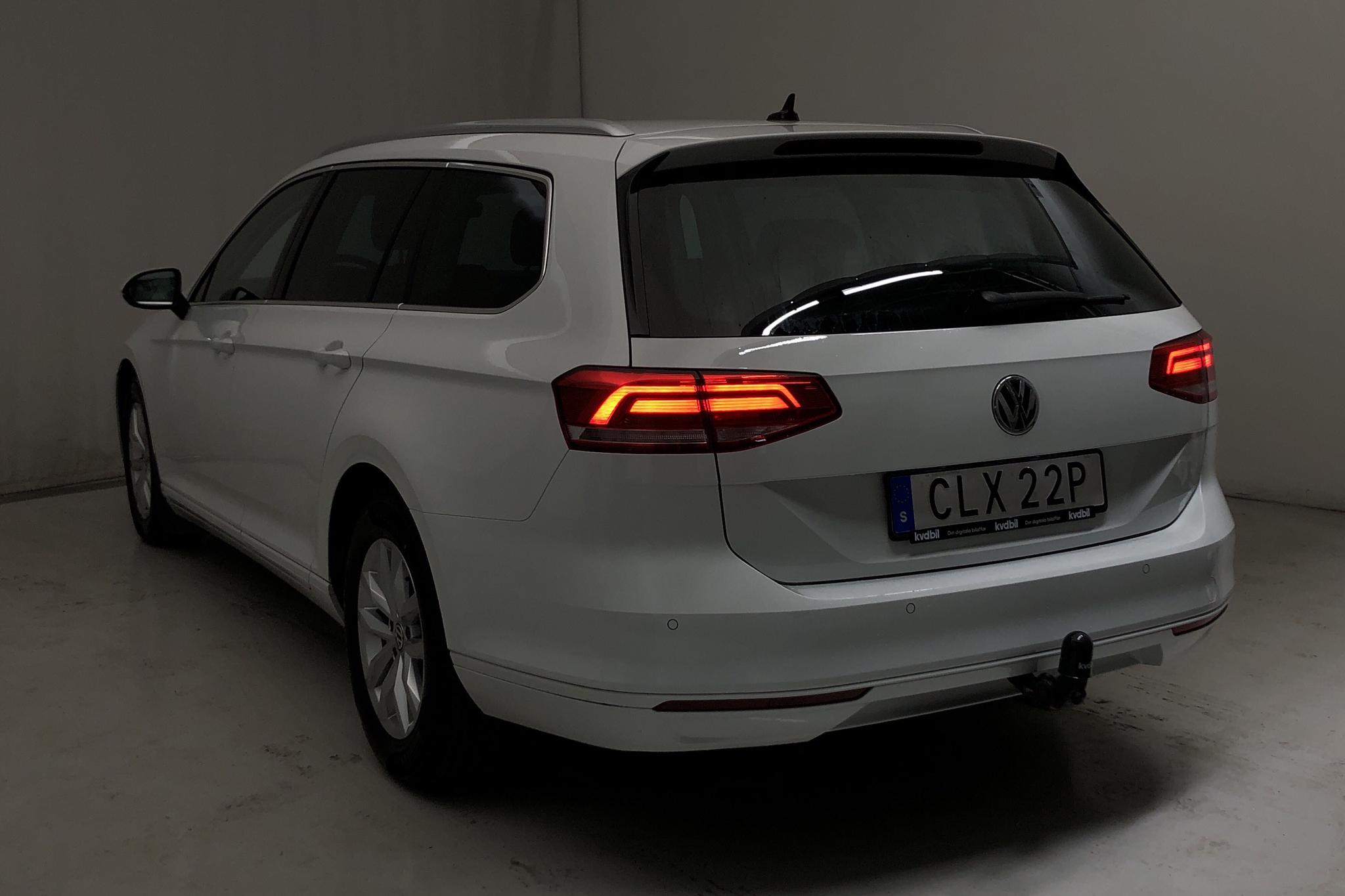 VW Passat 2.0 TDI Sportscombi (150hk) - 61 160 km - Manual - white - 2019