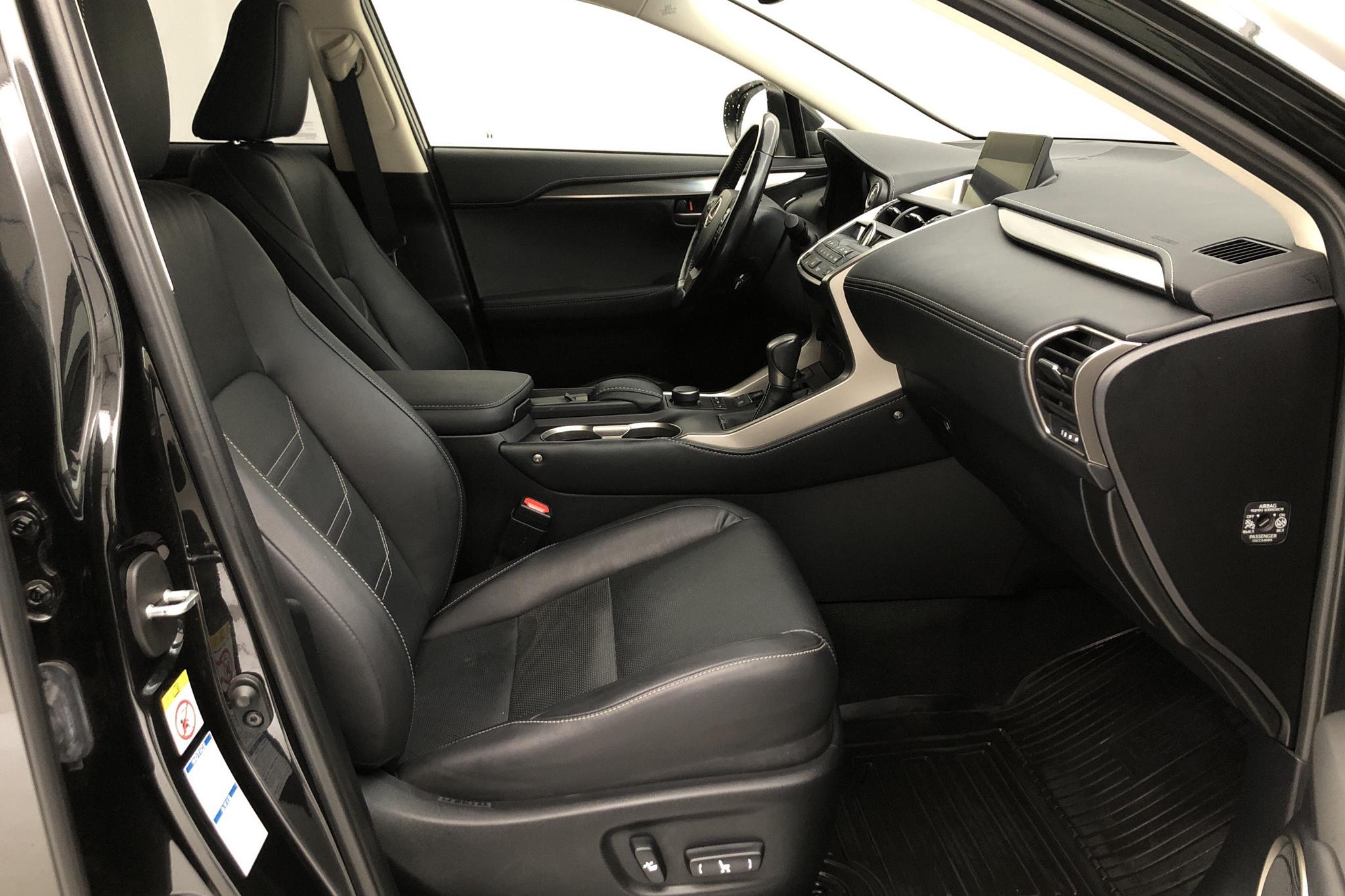 Lexus NX 300h AWD (181hk) - 68 530 km - Automatic - black - 2016
