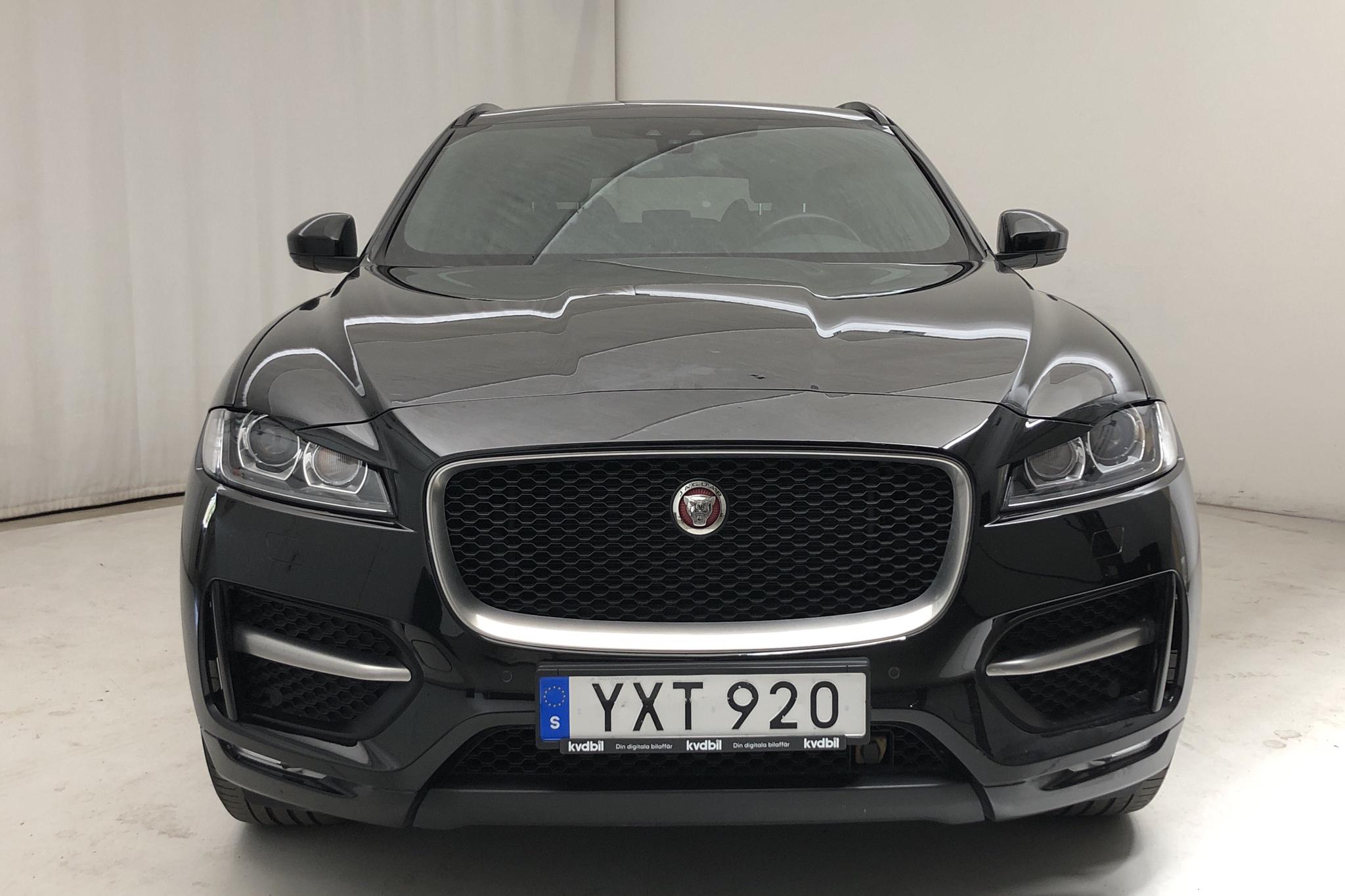Jaguar F-Pace 2.0D AWD (180hk) - 64 070 km - Automatic - black - 2018