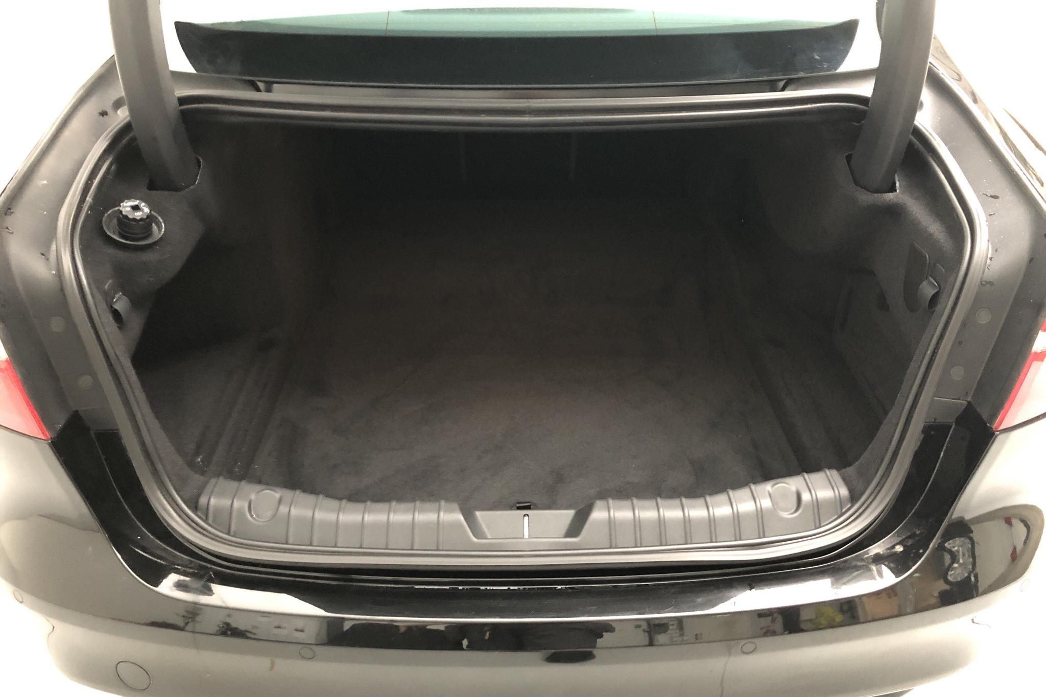 Jaguar XF 2.0D i4 Turbocharged AWD (240hk) - 2 289 mil - Automat - svart - 2019