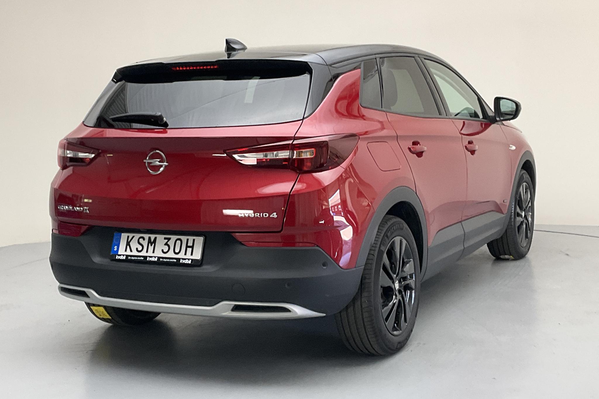 Opel Grandland X 1.6 AWD PHEV (300hk) - 3 598 mil - Automat - röd - 2021