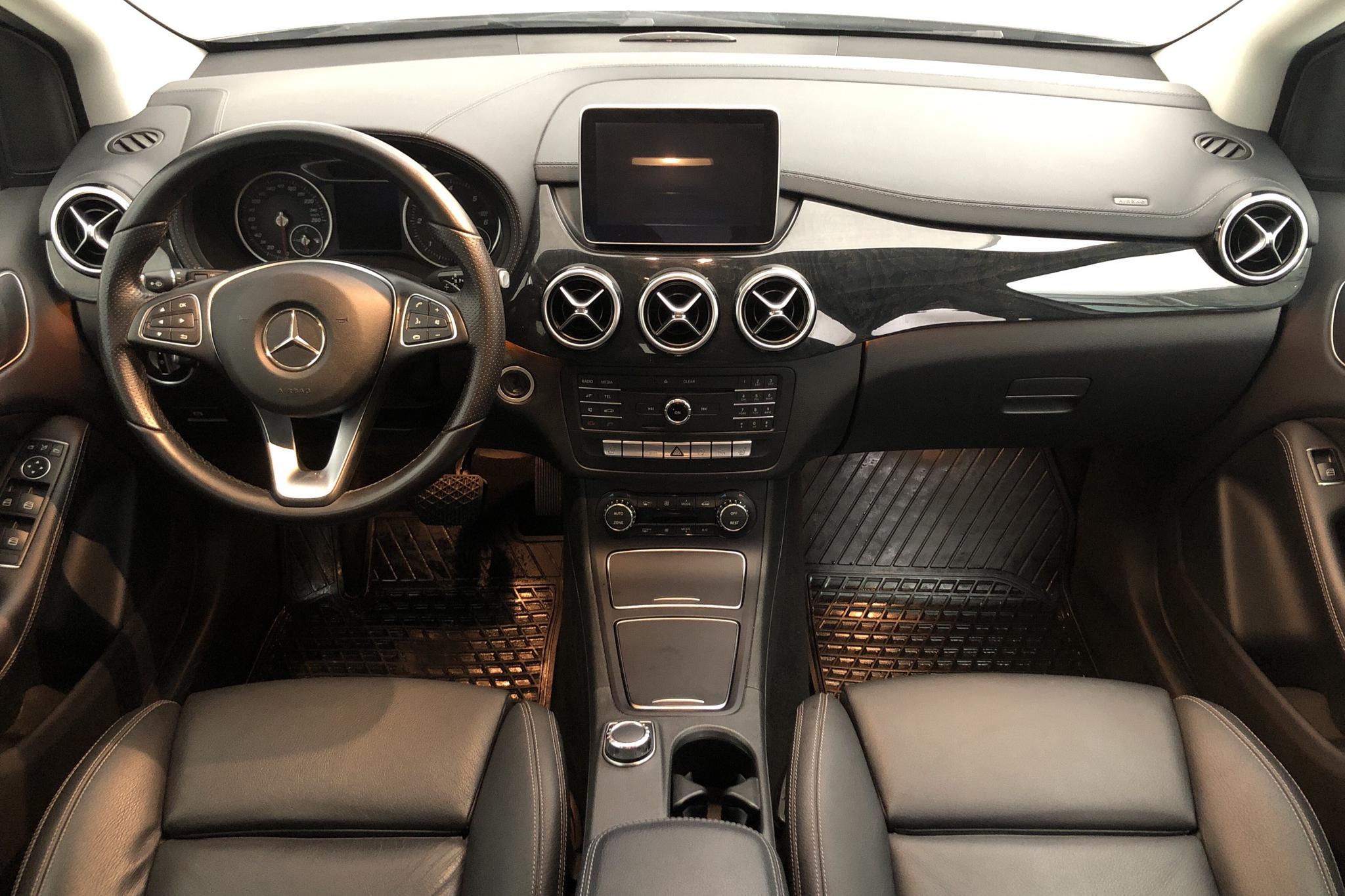 Mercedes B 200 d 4MATIC W246 (136hk) - 134 690 km - Automatic - silver - 2016