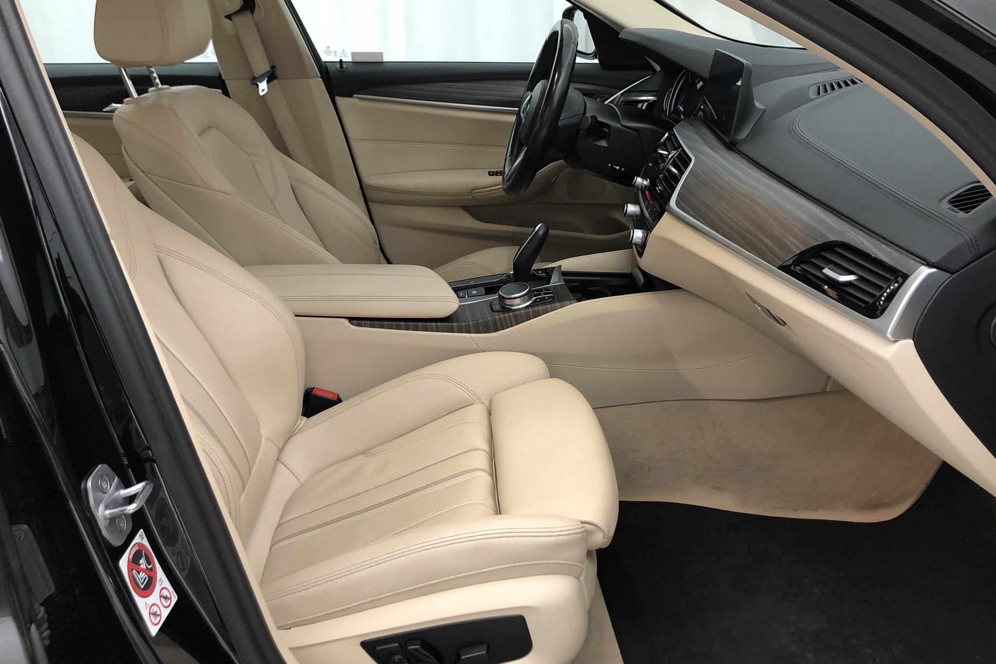 BMW 530d xDrive Sedan, G30 (265hk) - 10 633 mil - Automat - svart - 2017